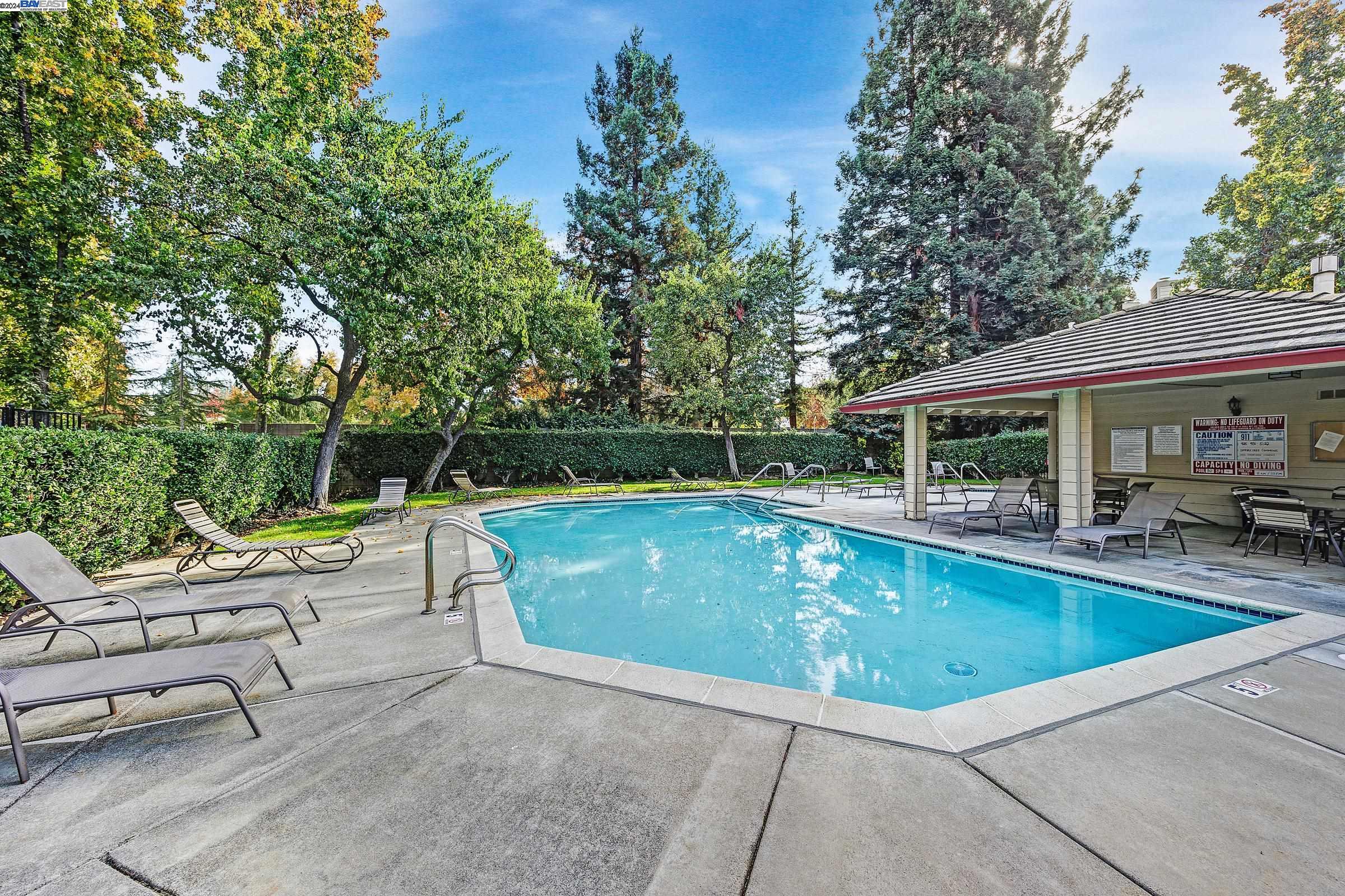 3366 Smoketree Commons Dr