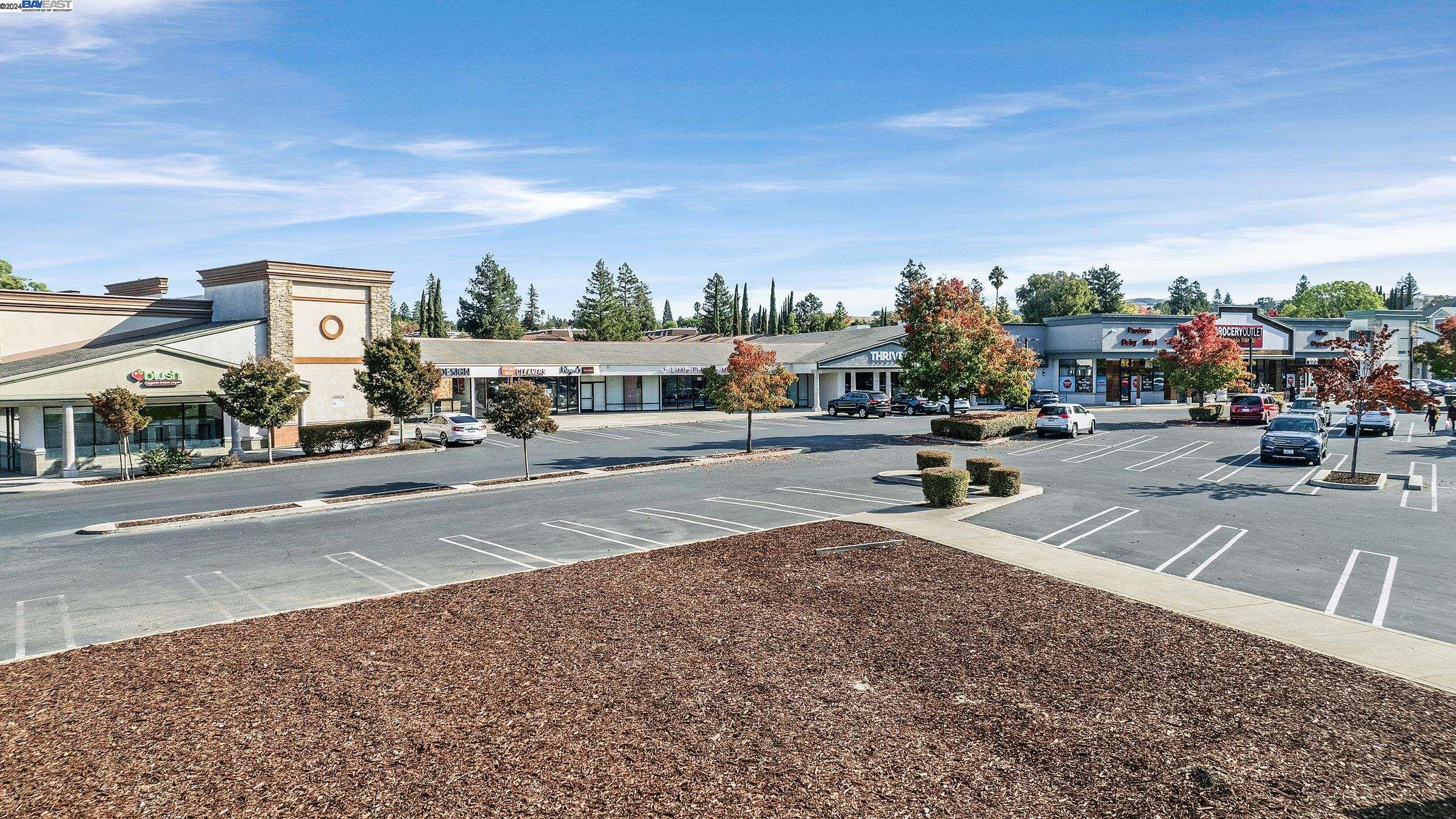 3366 Smoketree Commons Dr