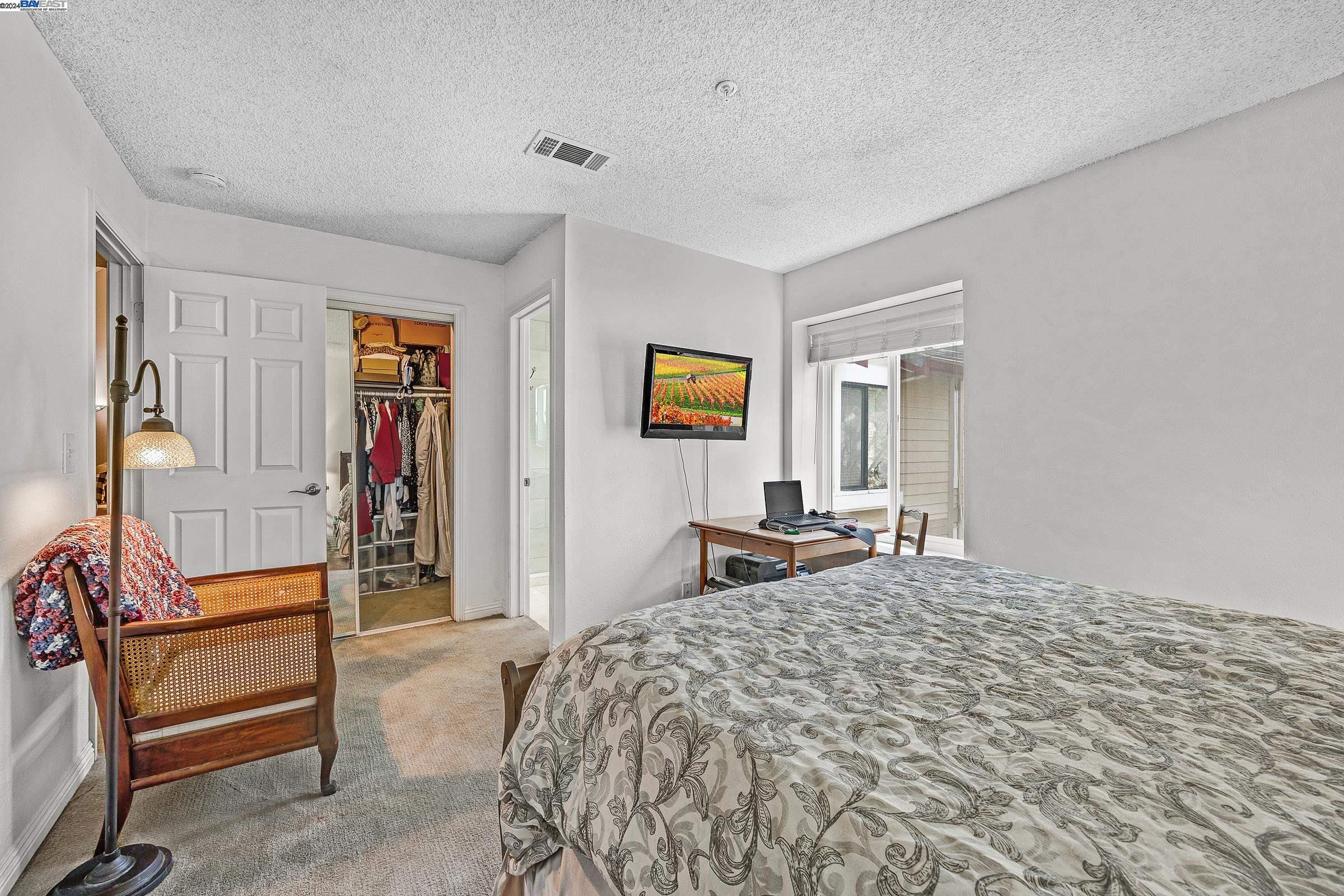3366 Smoketree Commons Dr
