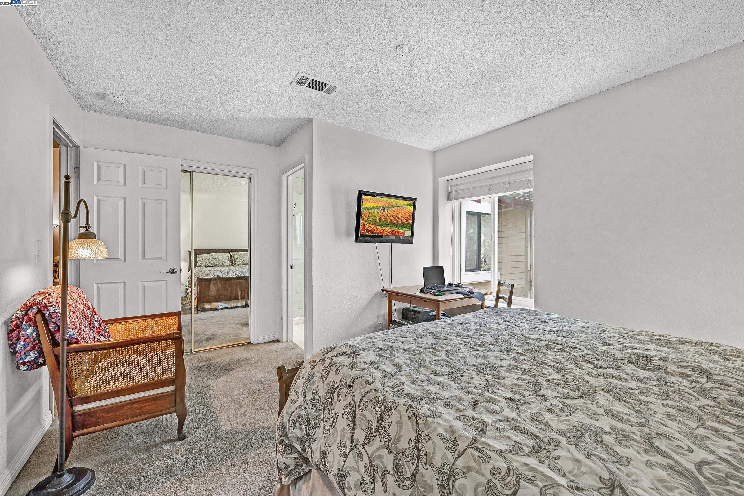 3366 Smoketree Commons Dr