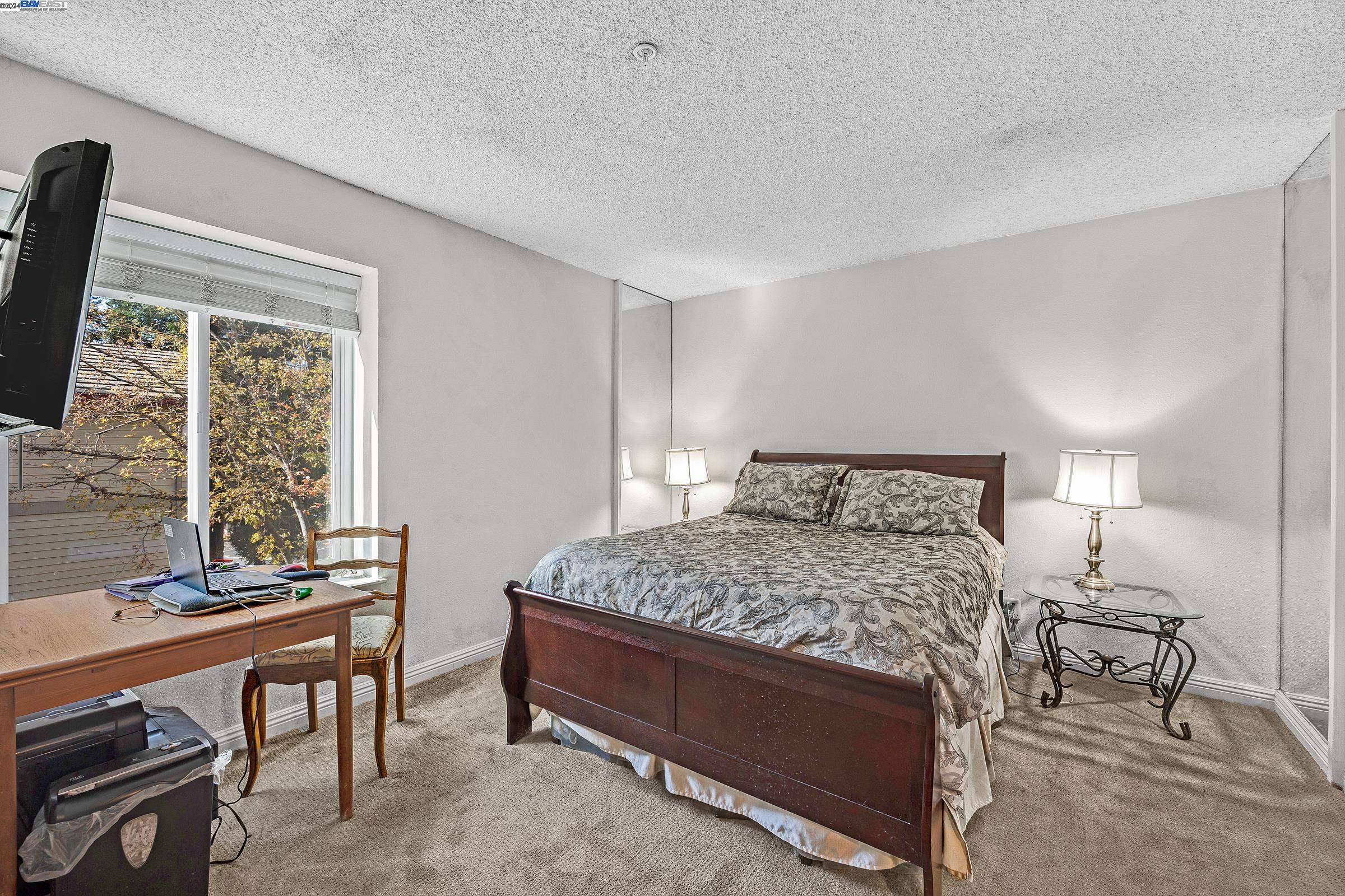 3366 Smoketree Commons Dr