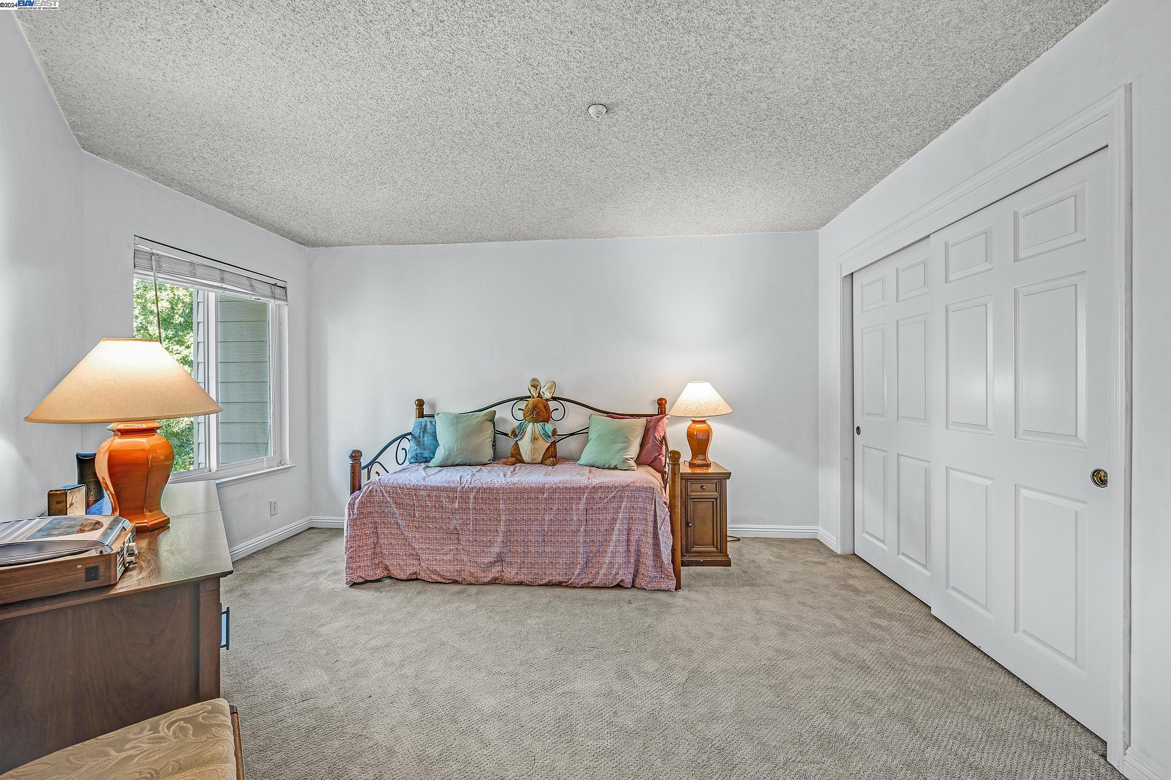 3366 Smoketree Commons Dr