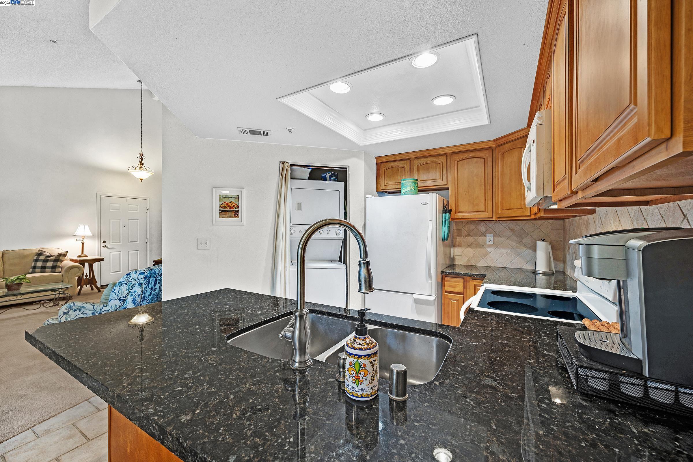 3366 Smoketree Commons Dr