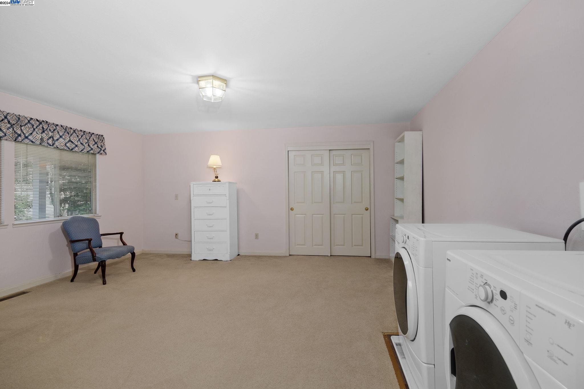 350 Victorian Ln