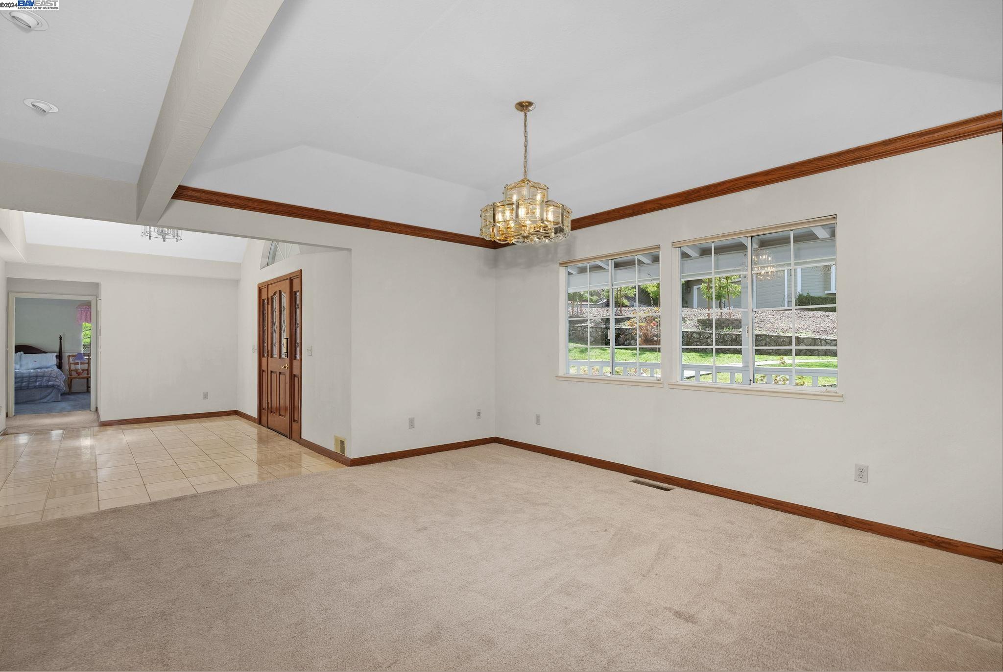 350 Victorian Ln