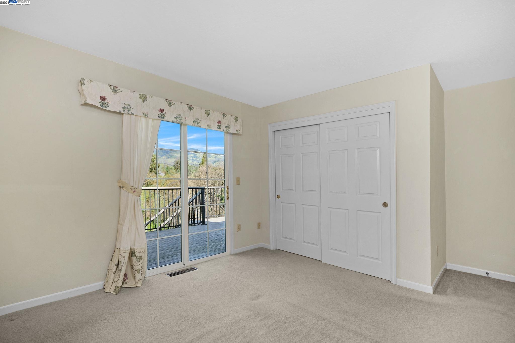 350 Victorian Ln