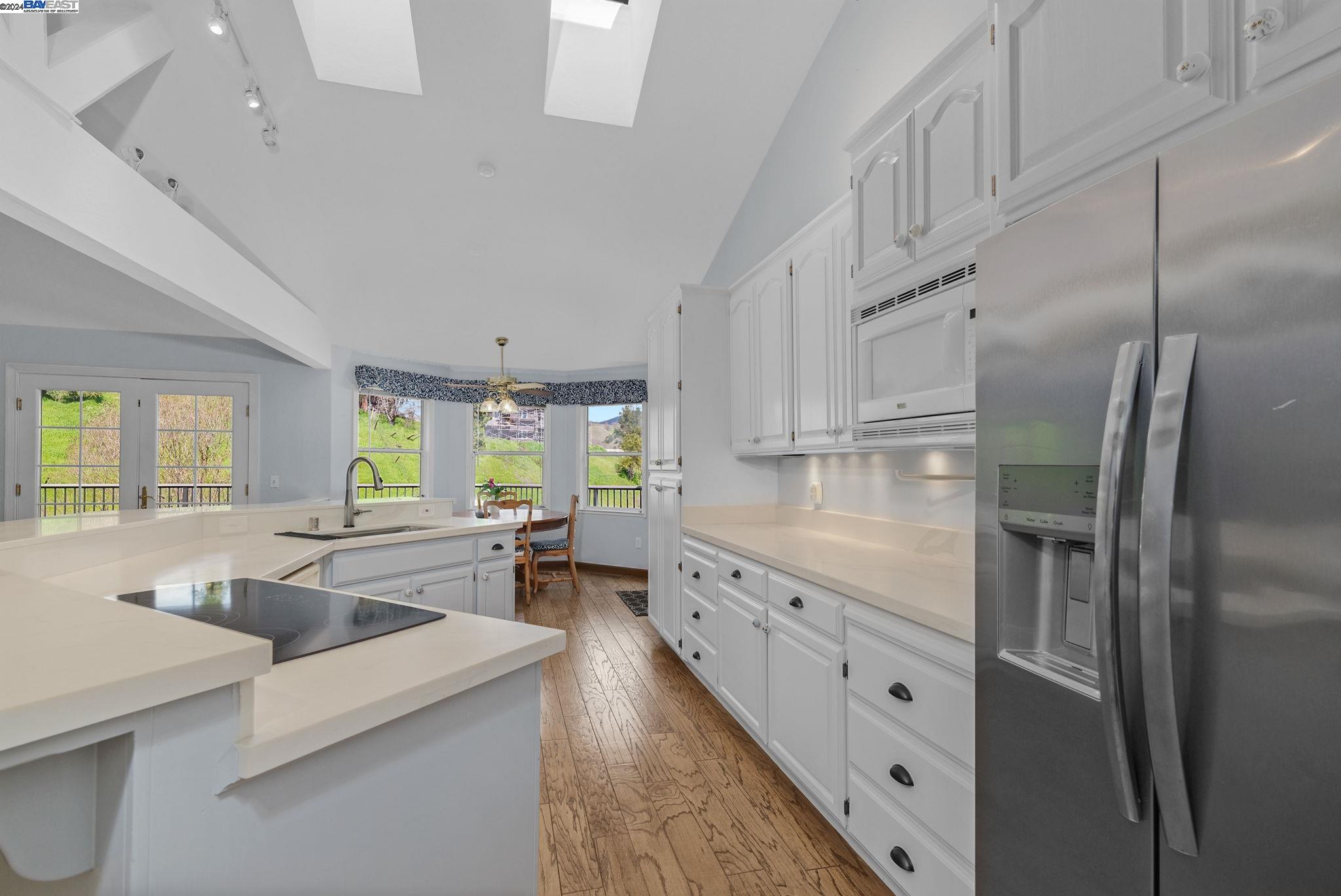 350 Victorian Ln