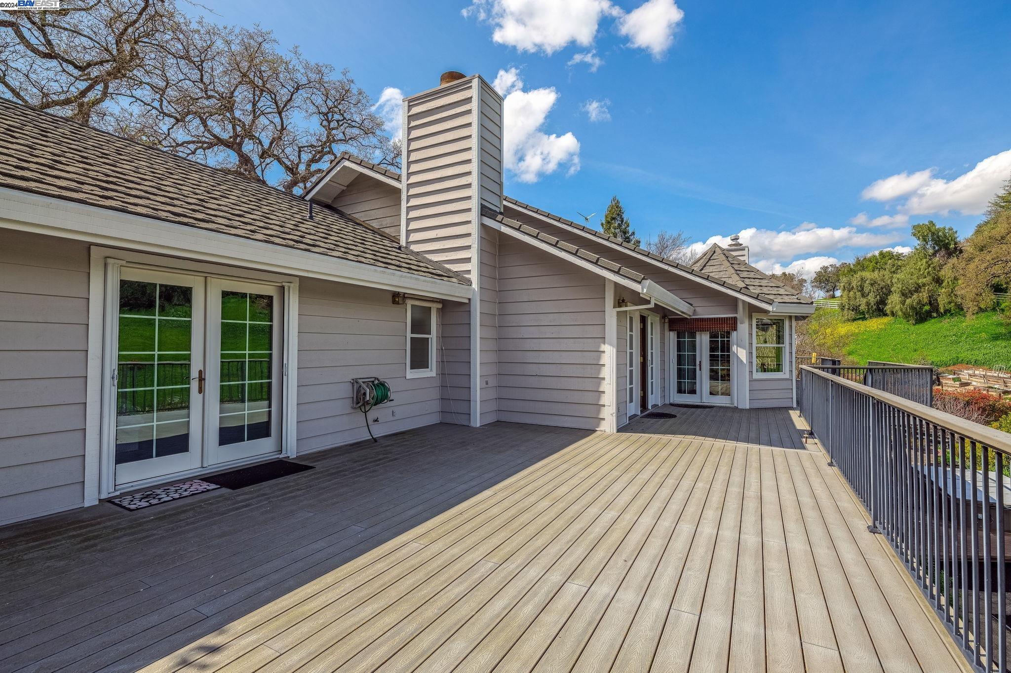 350 Victorian Ln