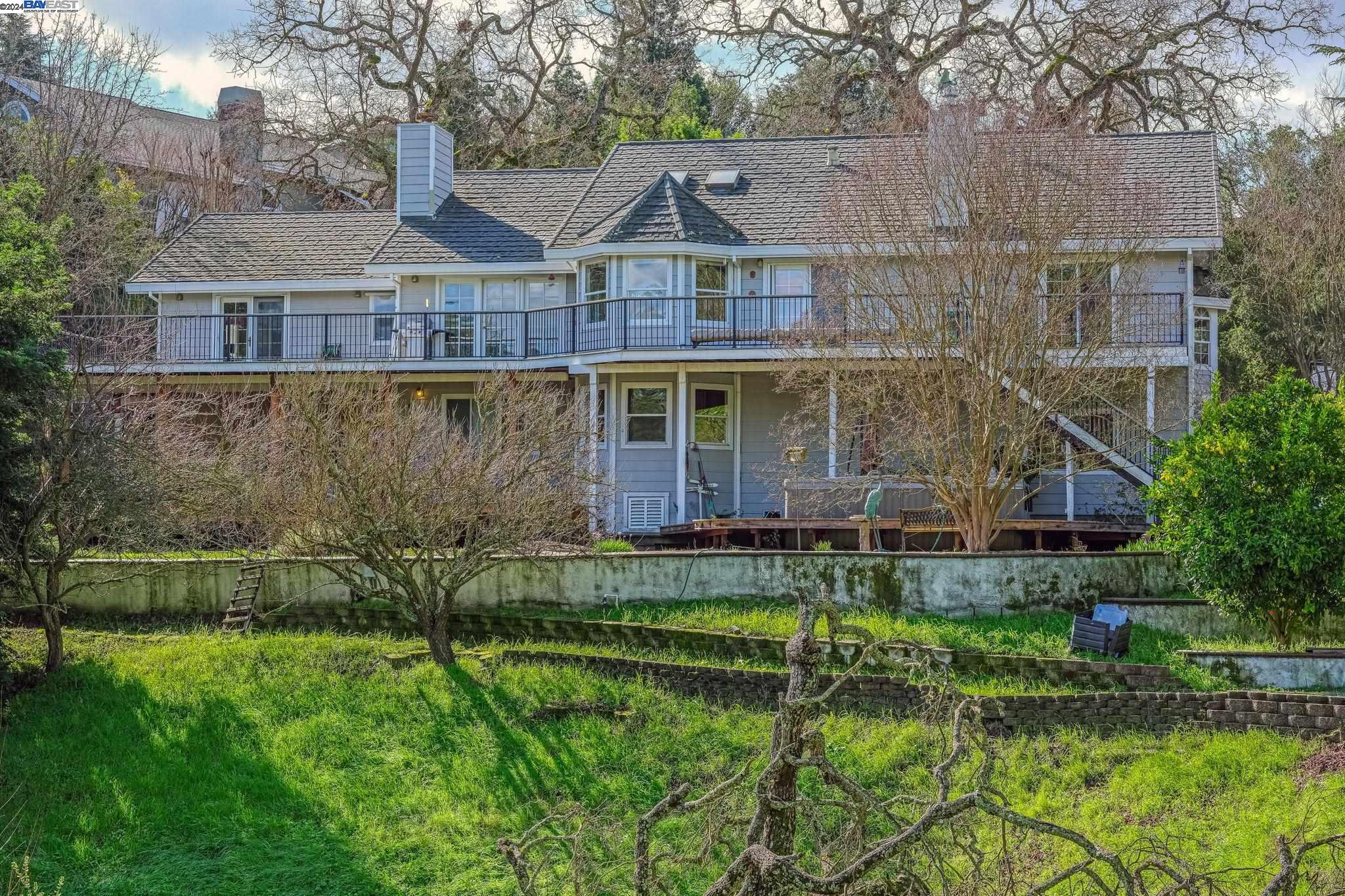 350 Victorian Ln