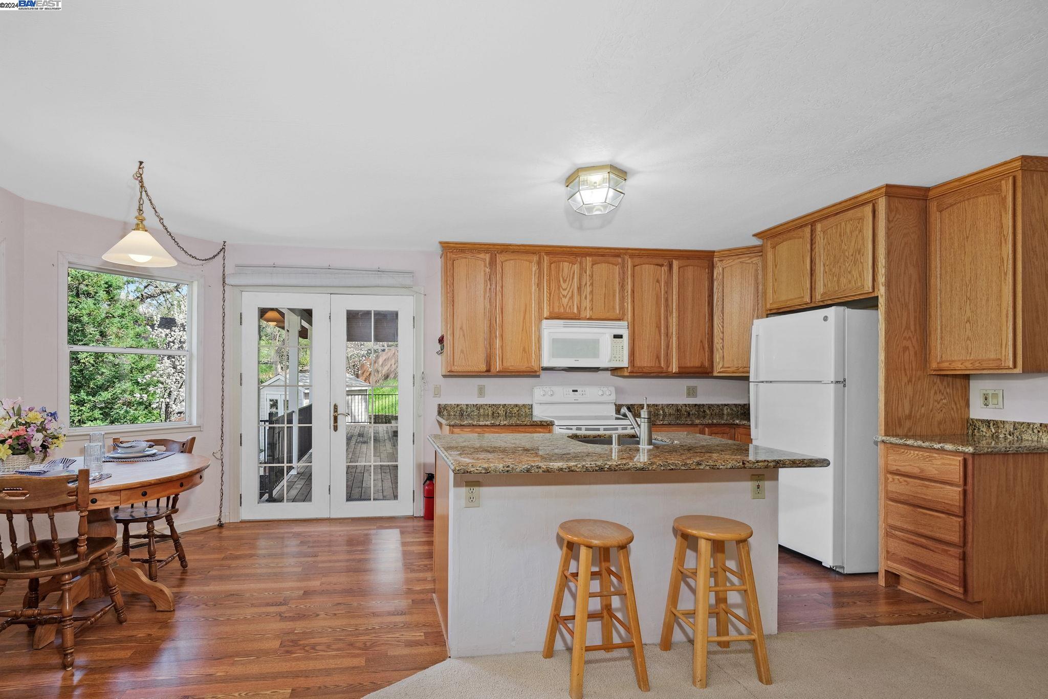 350 Victorian Ln