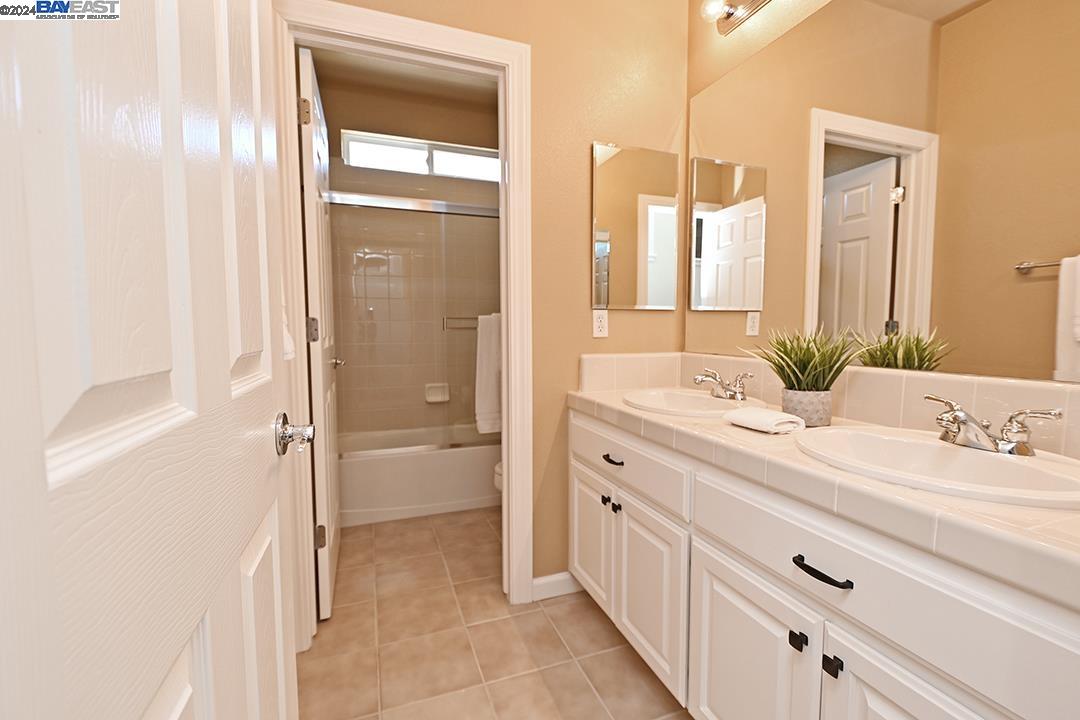 1121 Carrara Ct