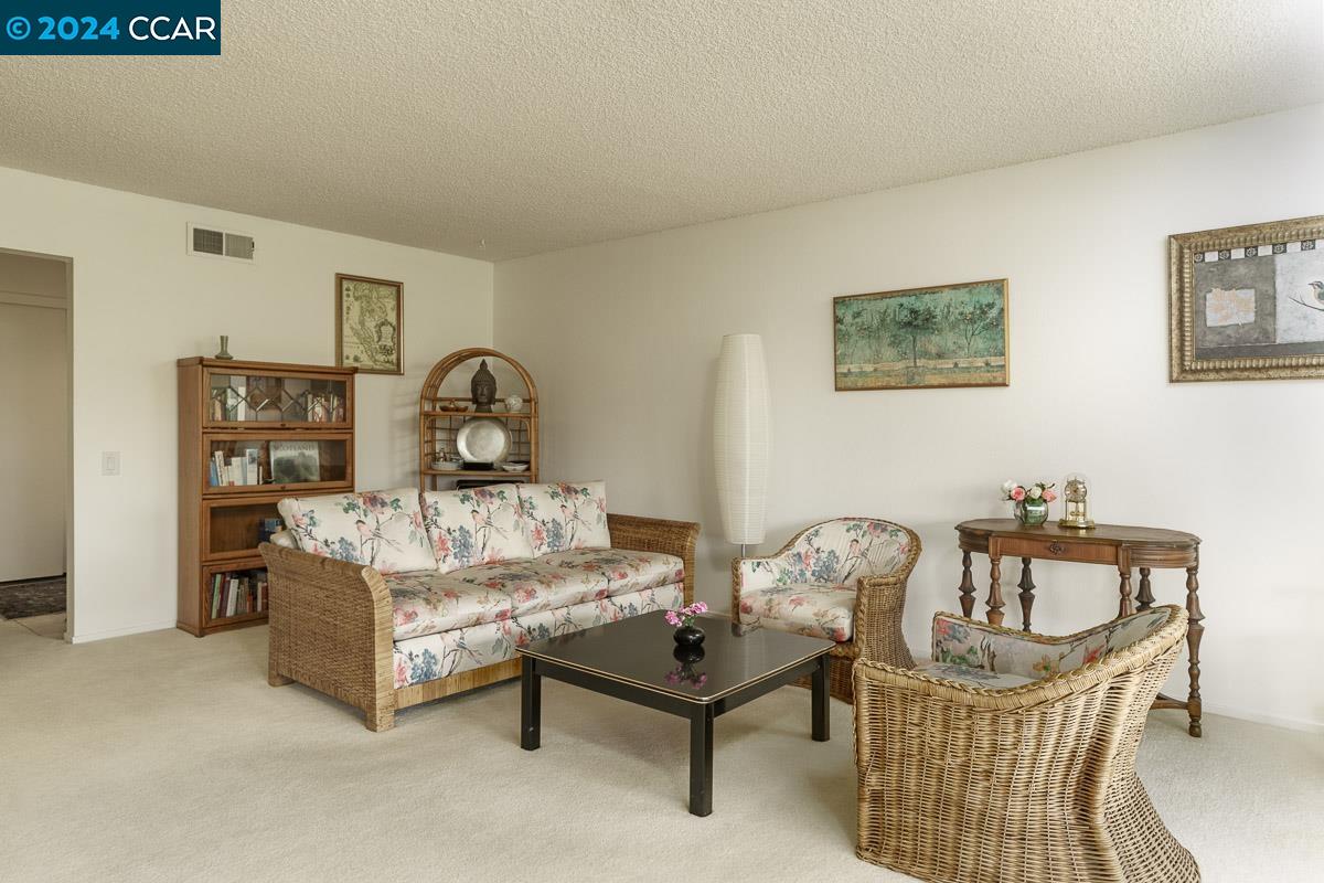 2333 Pine Knoll Drive # 3, Walnut Creek 94595 Unit: 3