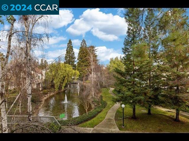 386 Camelback Rd