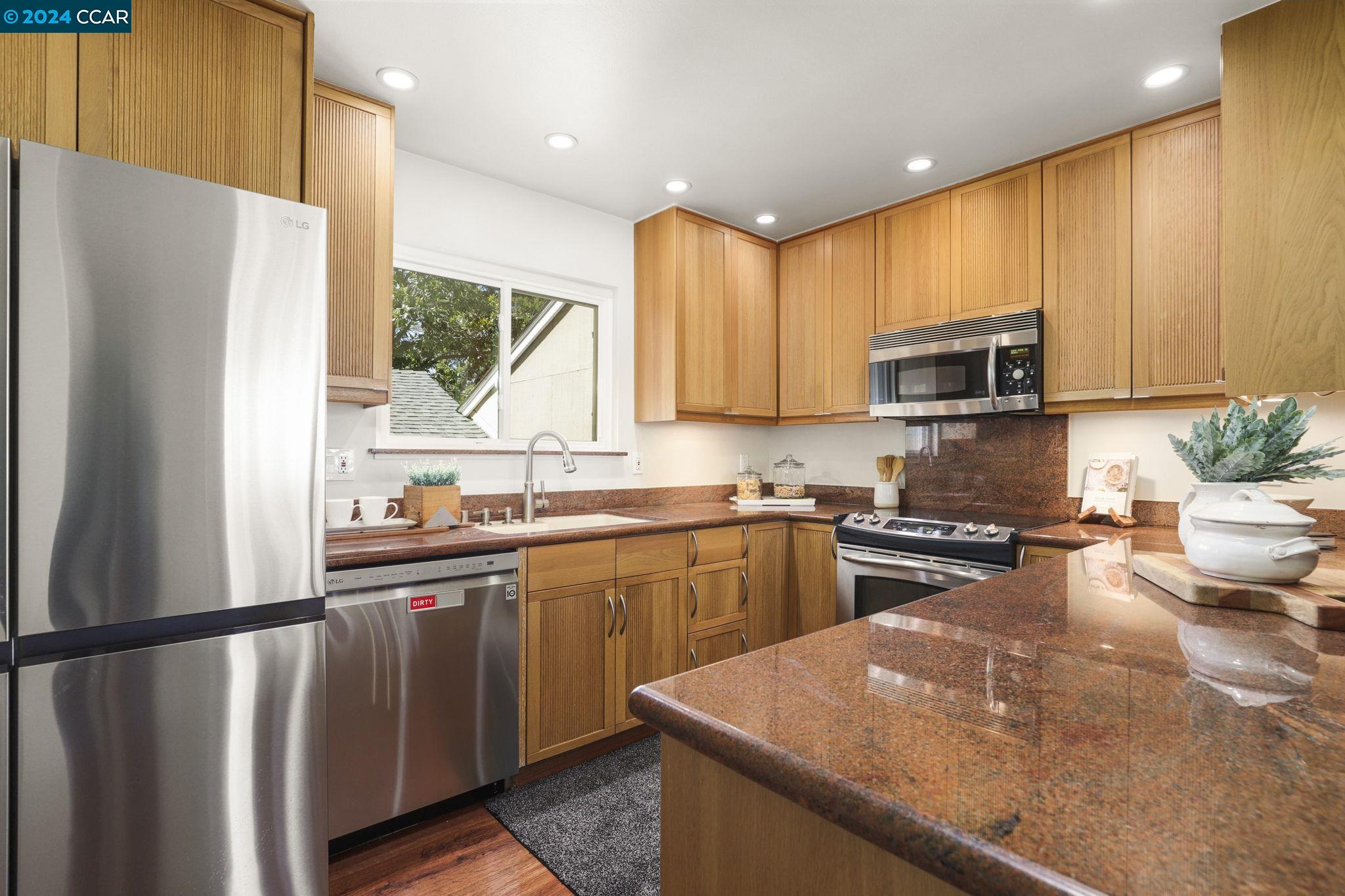 386 Camelback Rd