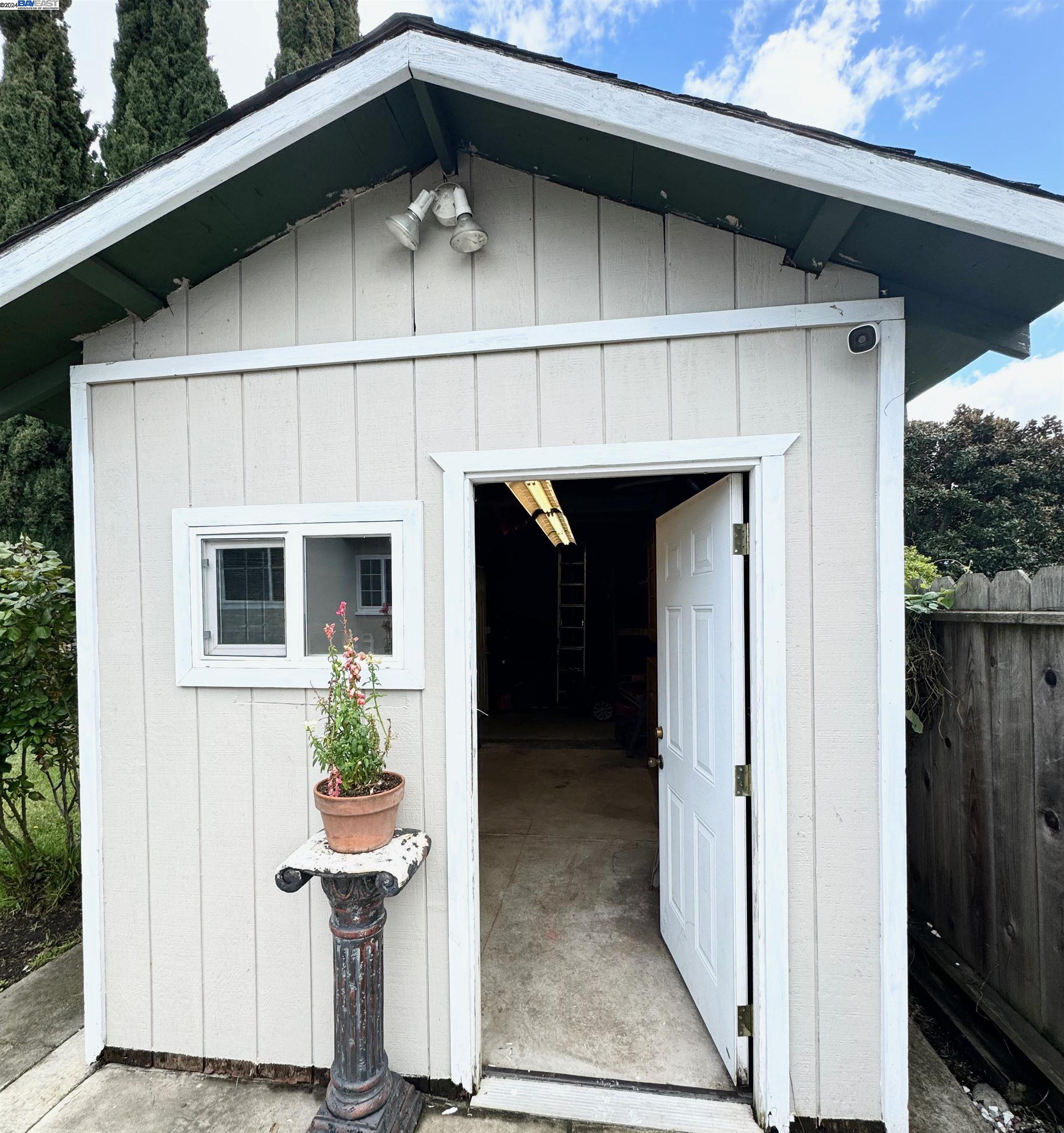 20146 Santa Maria Ave