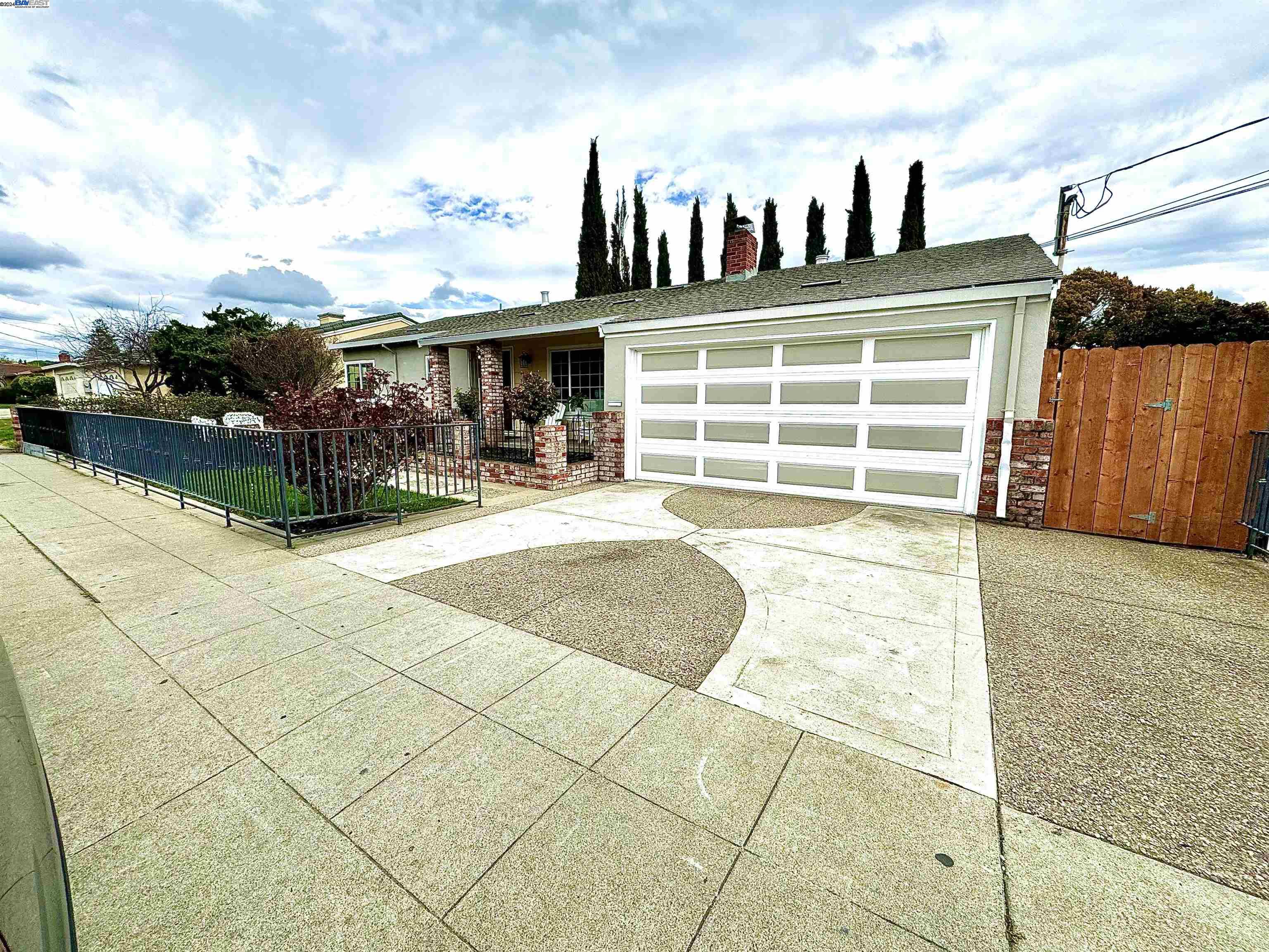 20146 Santa Maria Ave