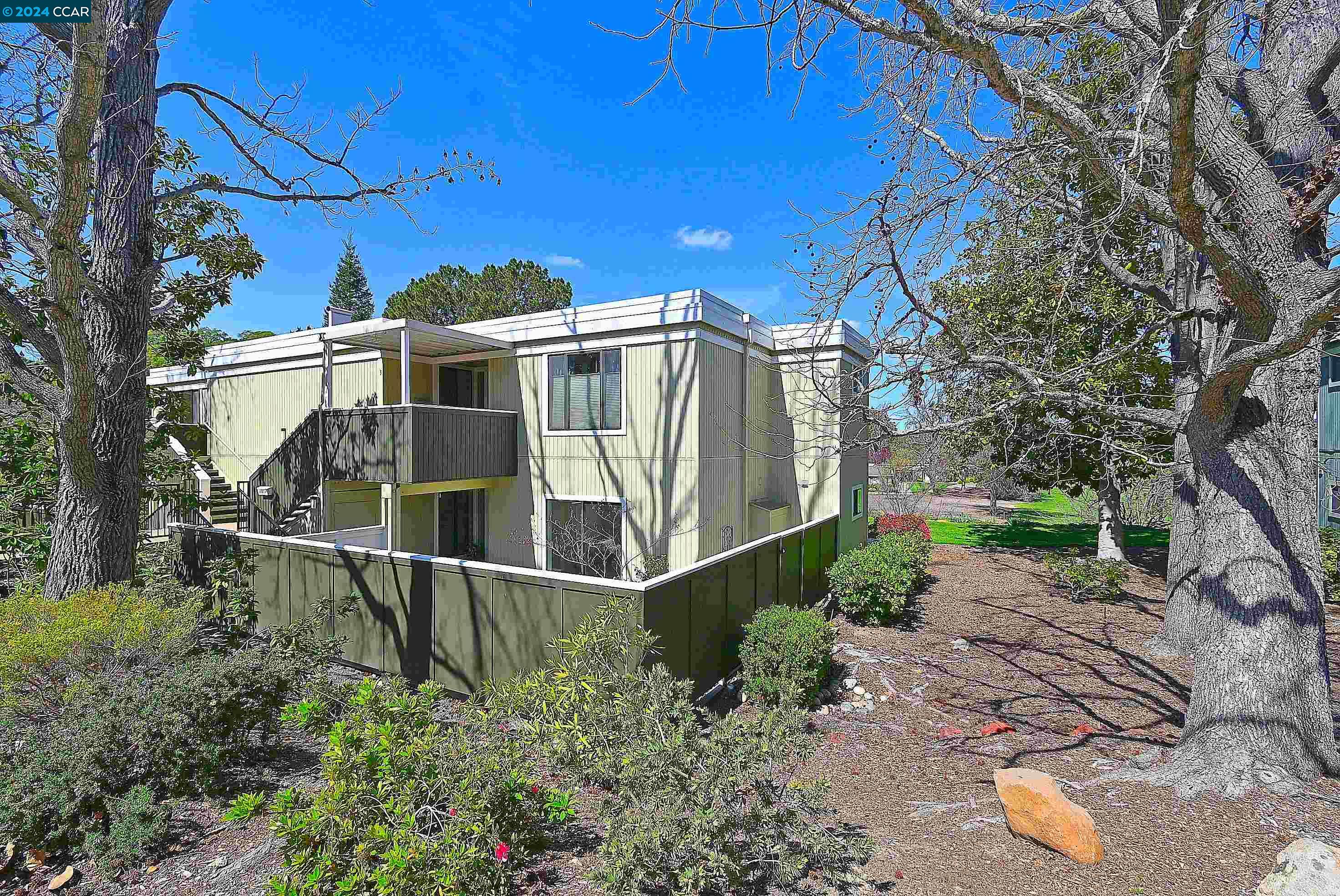 2708 Tice Creek # 4