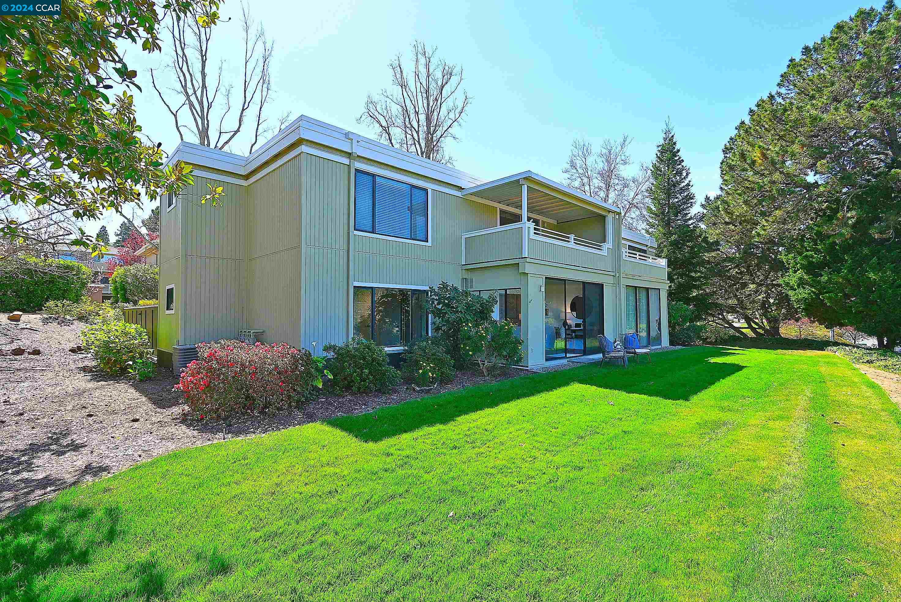 2708 Tice Creek # 4