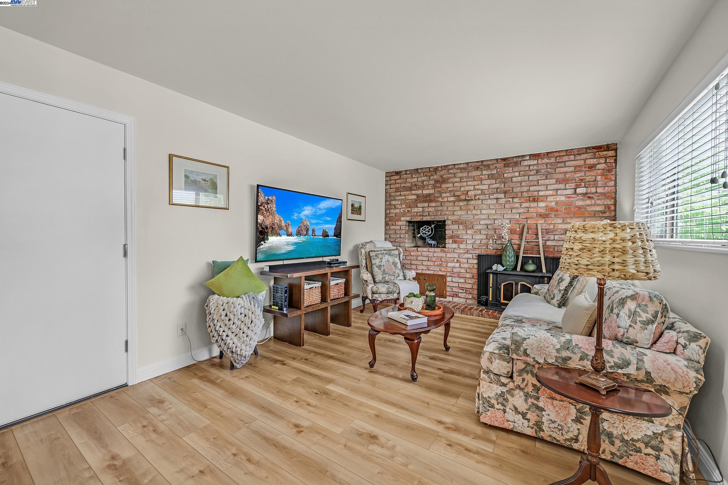 638 Los Alamos Ave