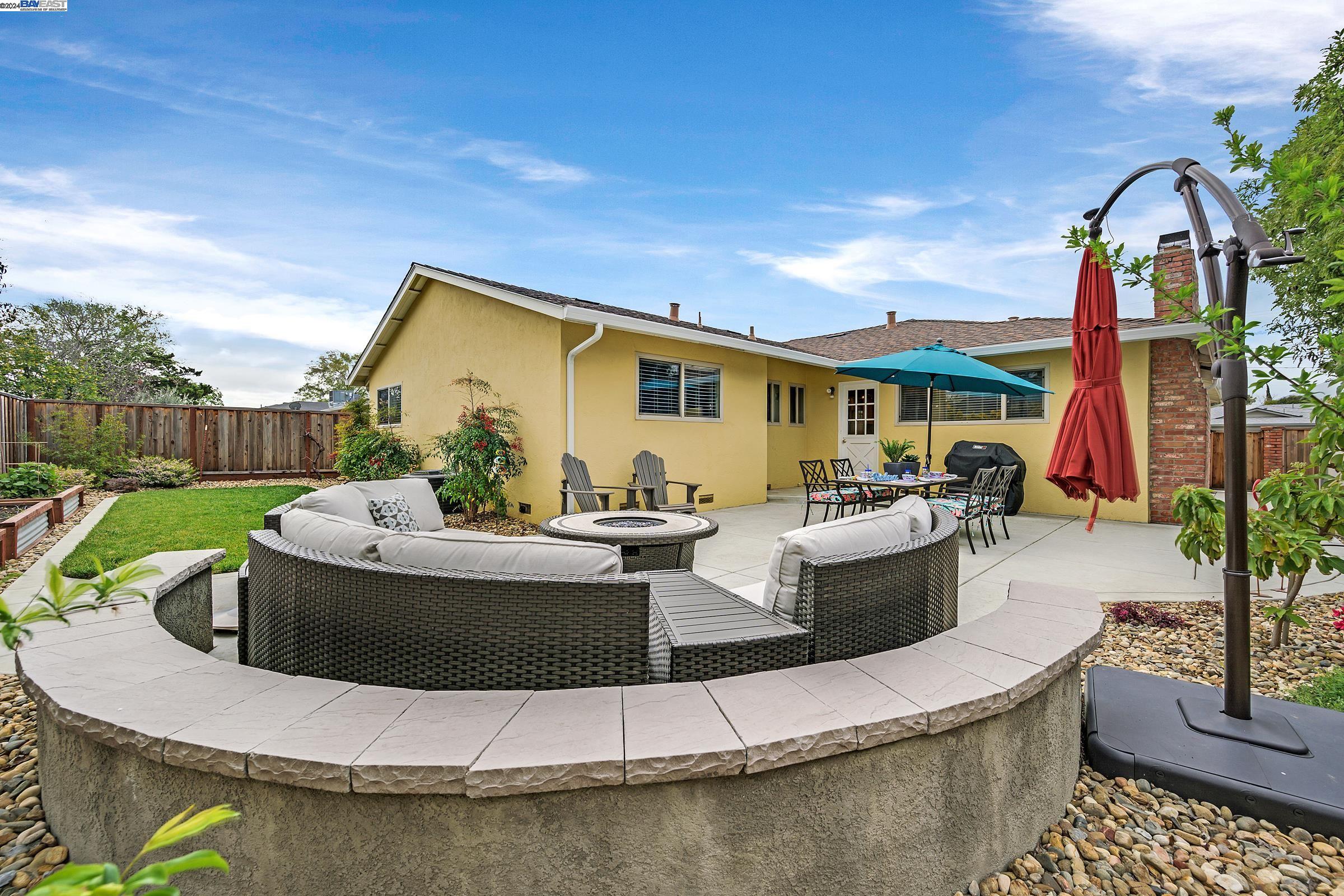 638 Los Alamos Ave