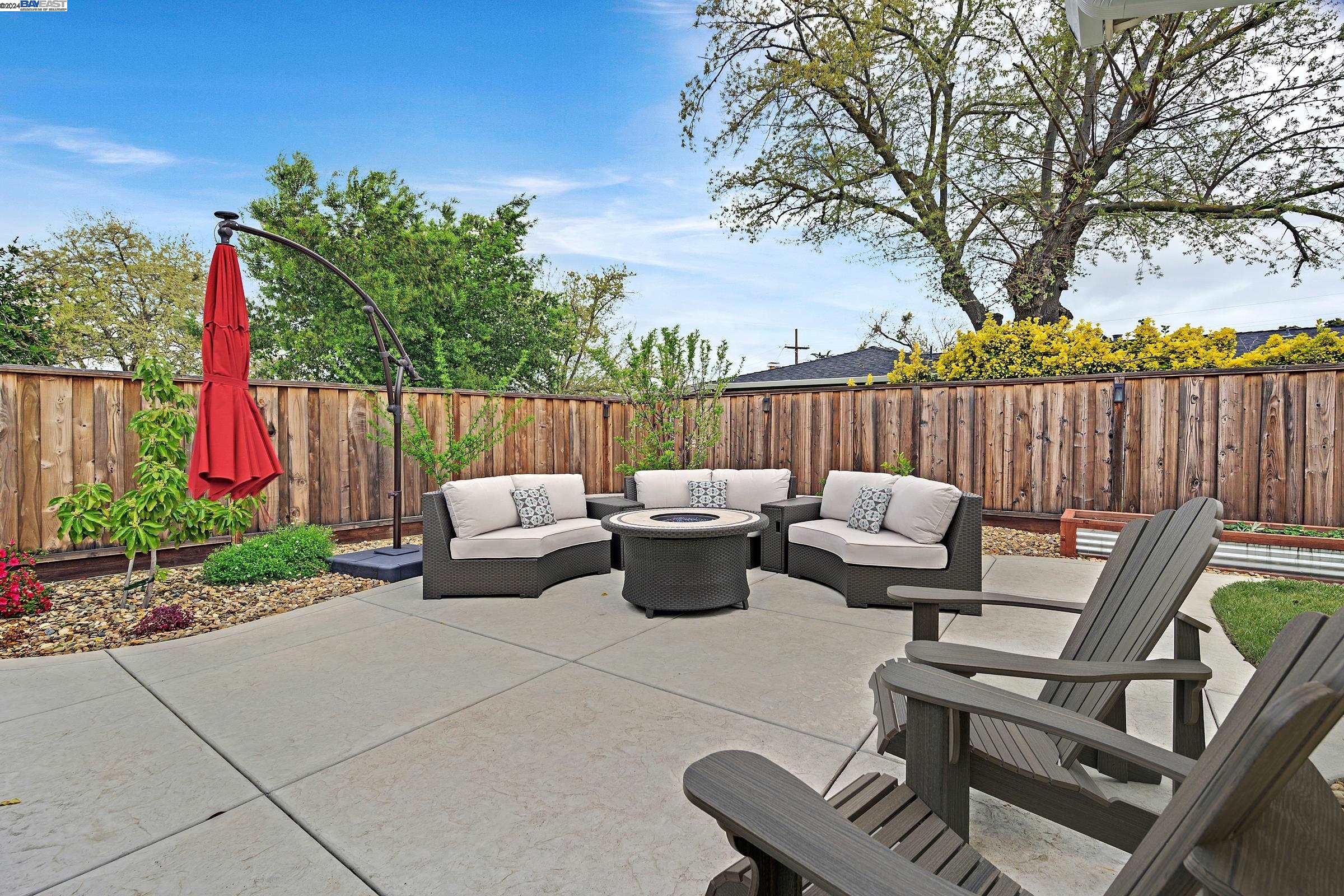 638 Los Alamos Ave