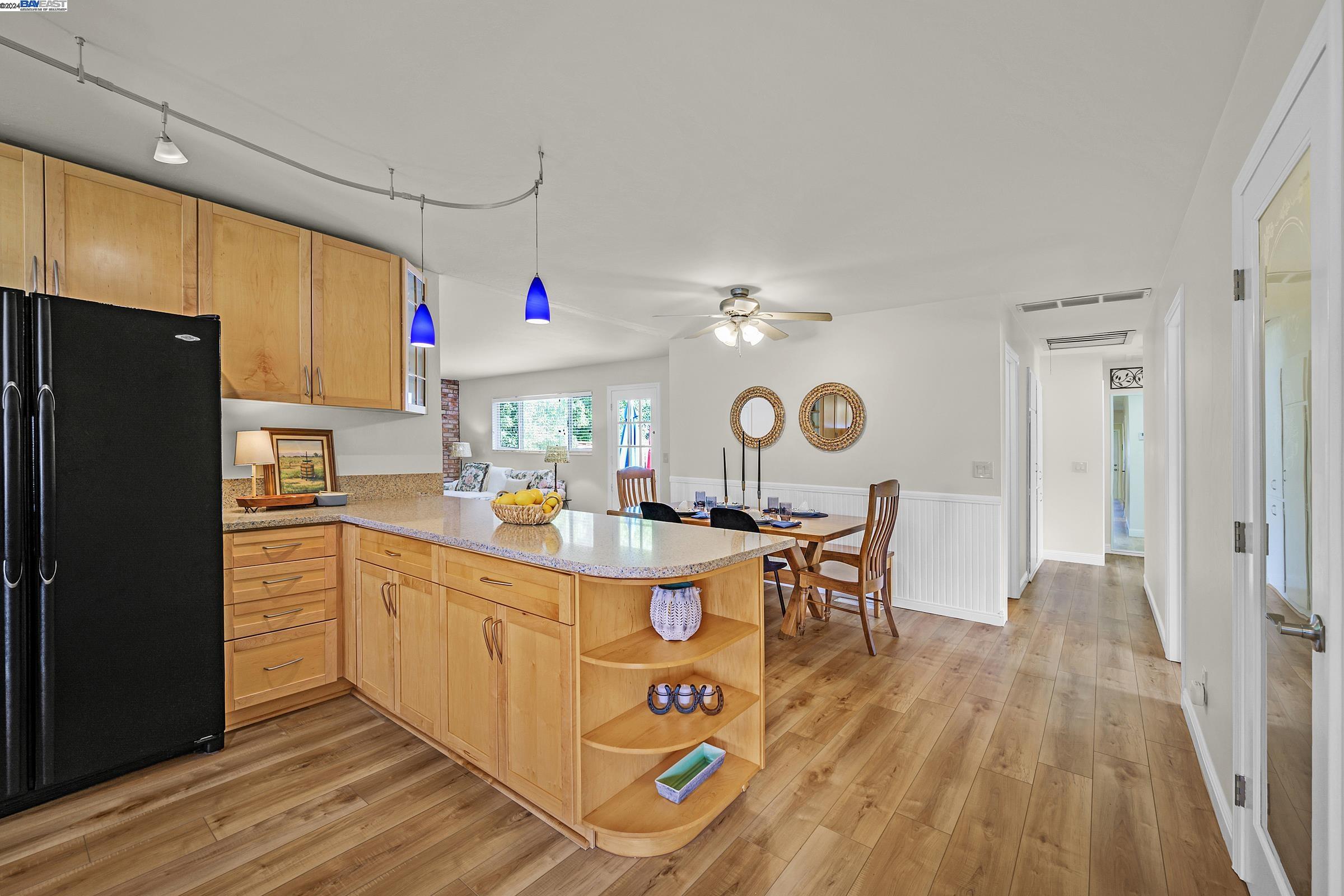 638 Los Alamos Ave