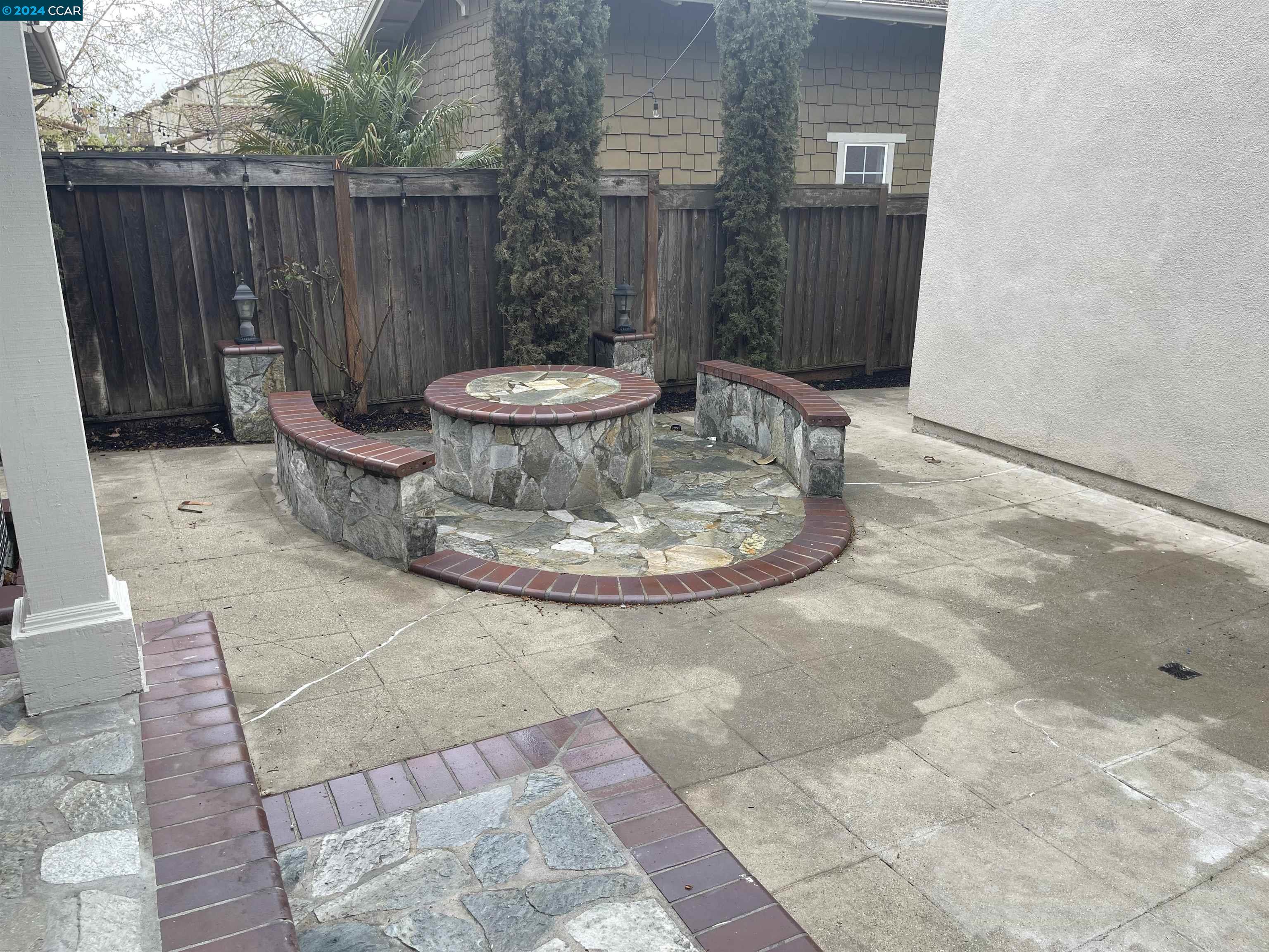 2220 MAGNOLIA BRIDGE DR