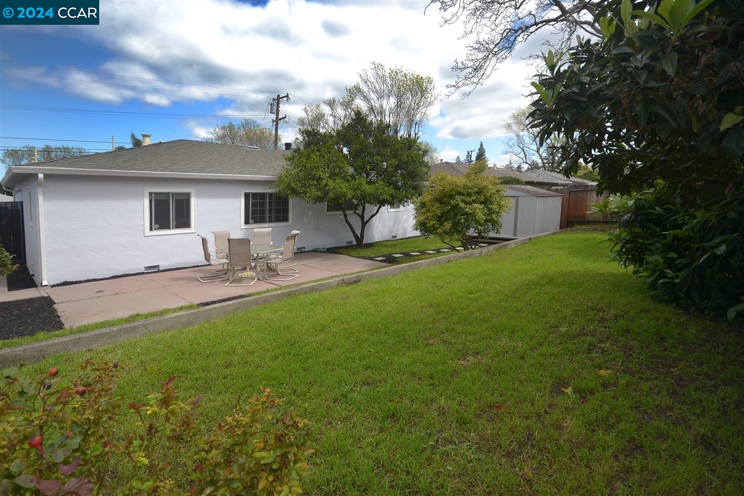 2973 Glenside Dr