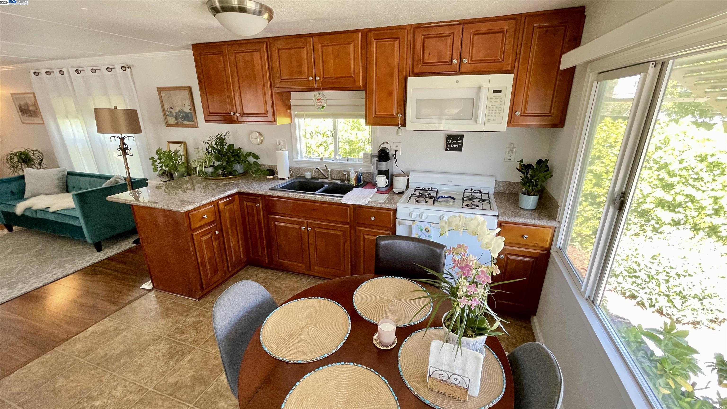 711 Old Canyon Rd # 104