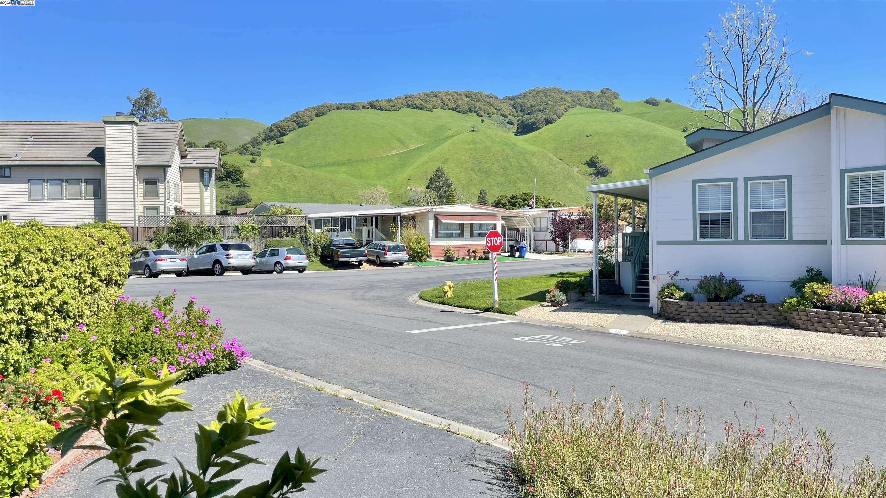 711 Old Canyon Rd # 104