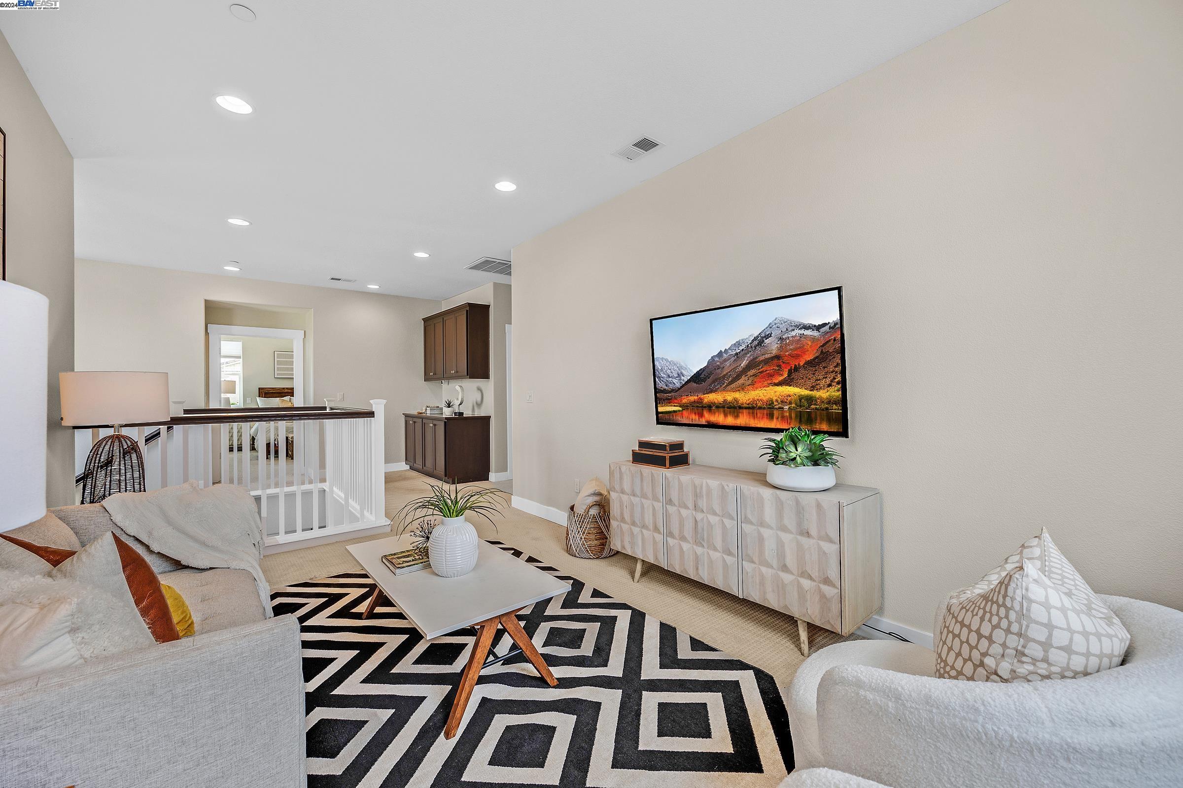 3162 Lucca Cir