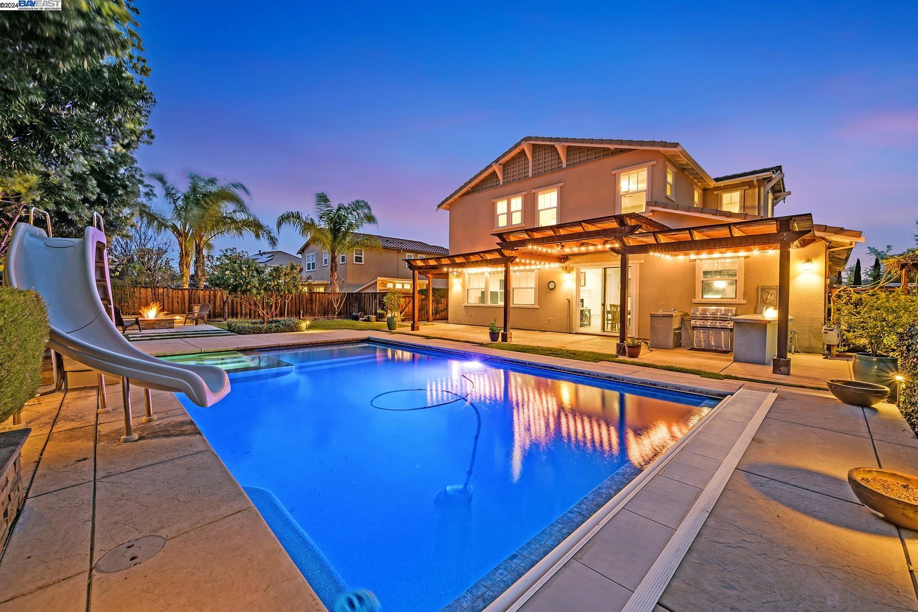 3162 Lucca Cir