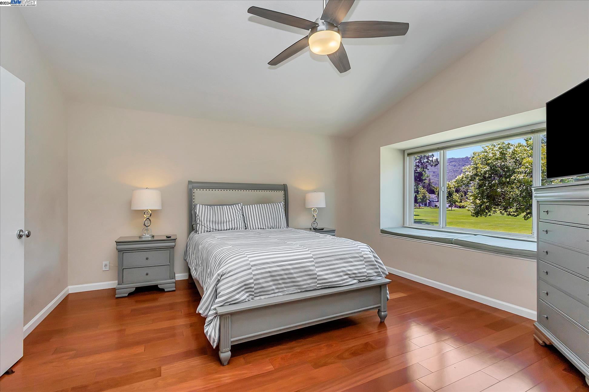 2915 Calle De La Mesa