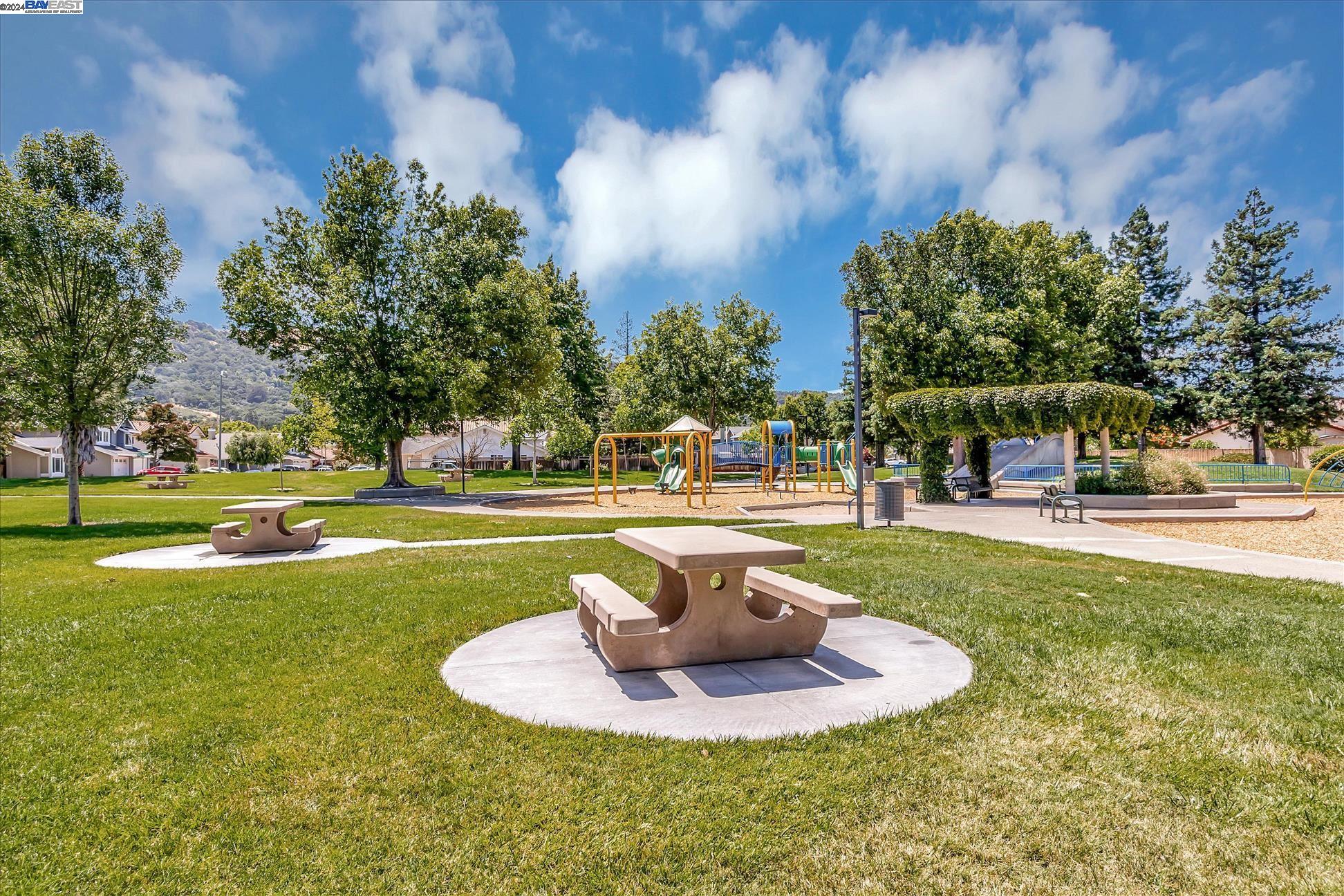 2915 Calle De La Mesa