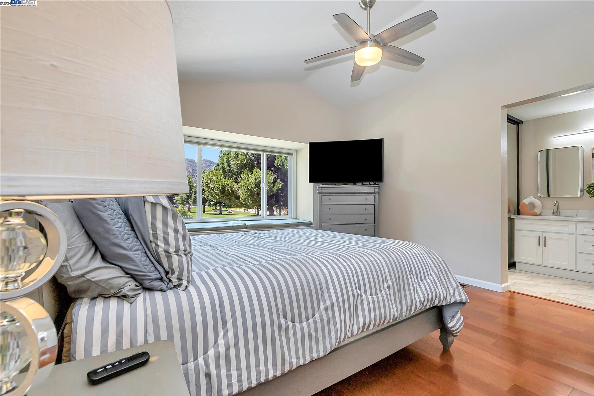 2915 Calle De La Mesa