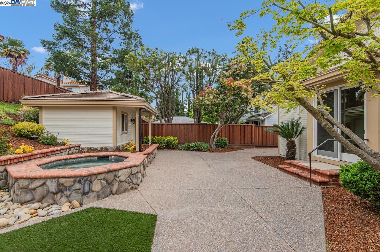 404 Knottingham Circle