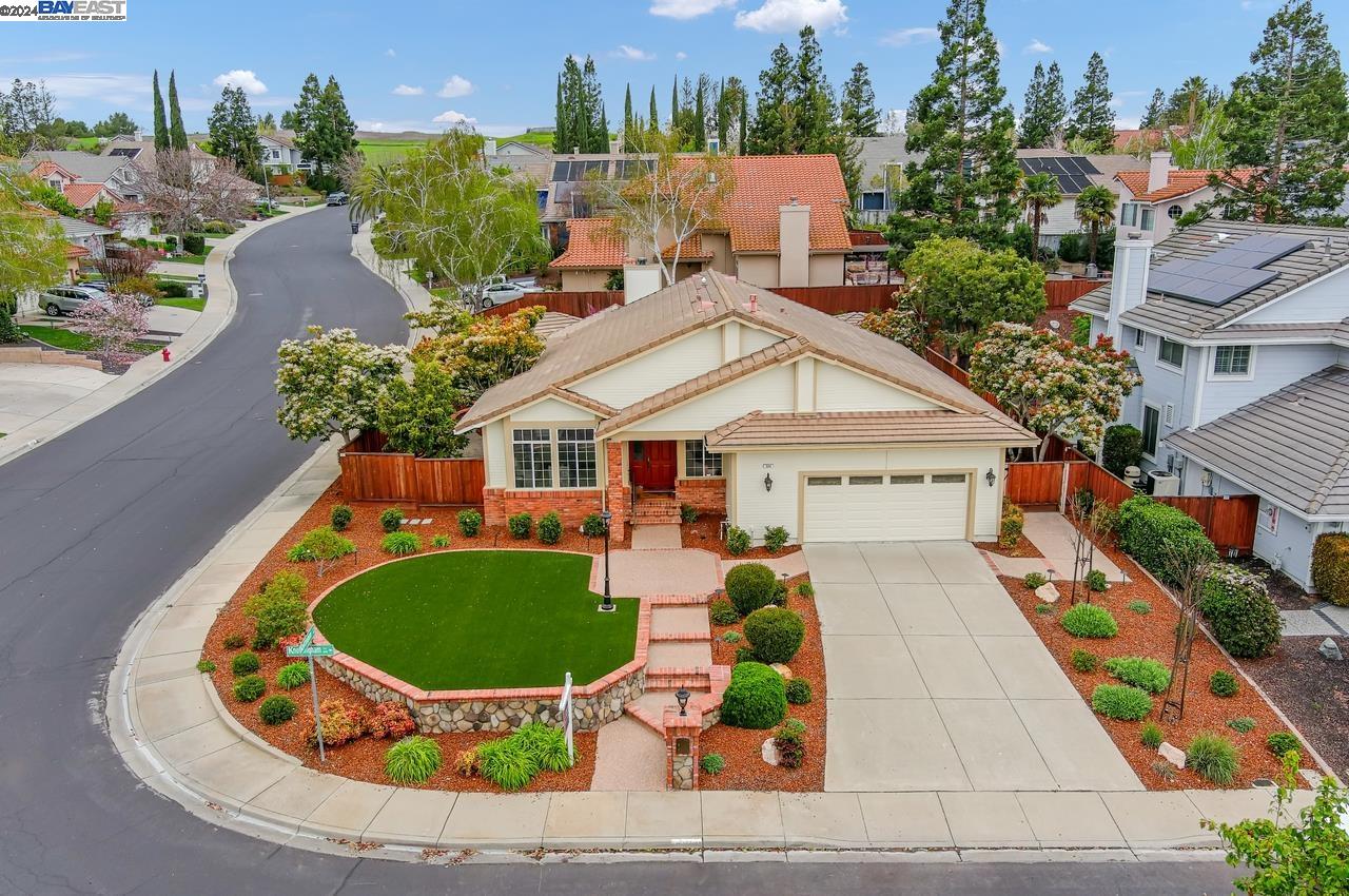 404 Knottingham Circle