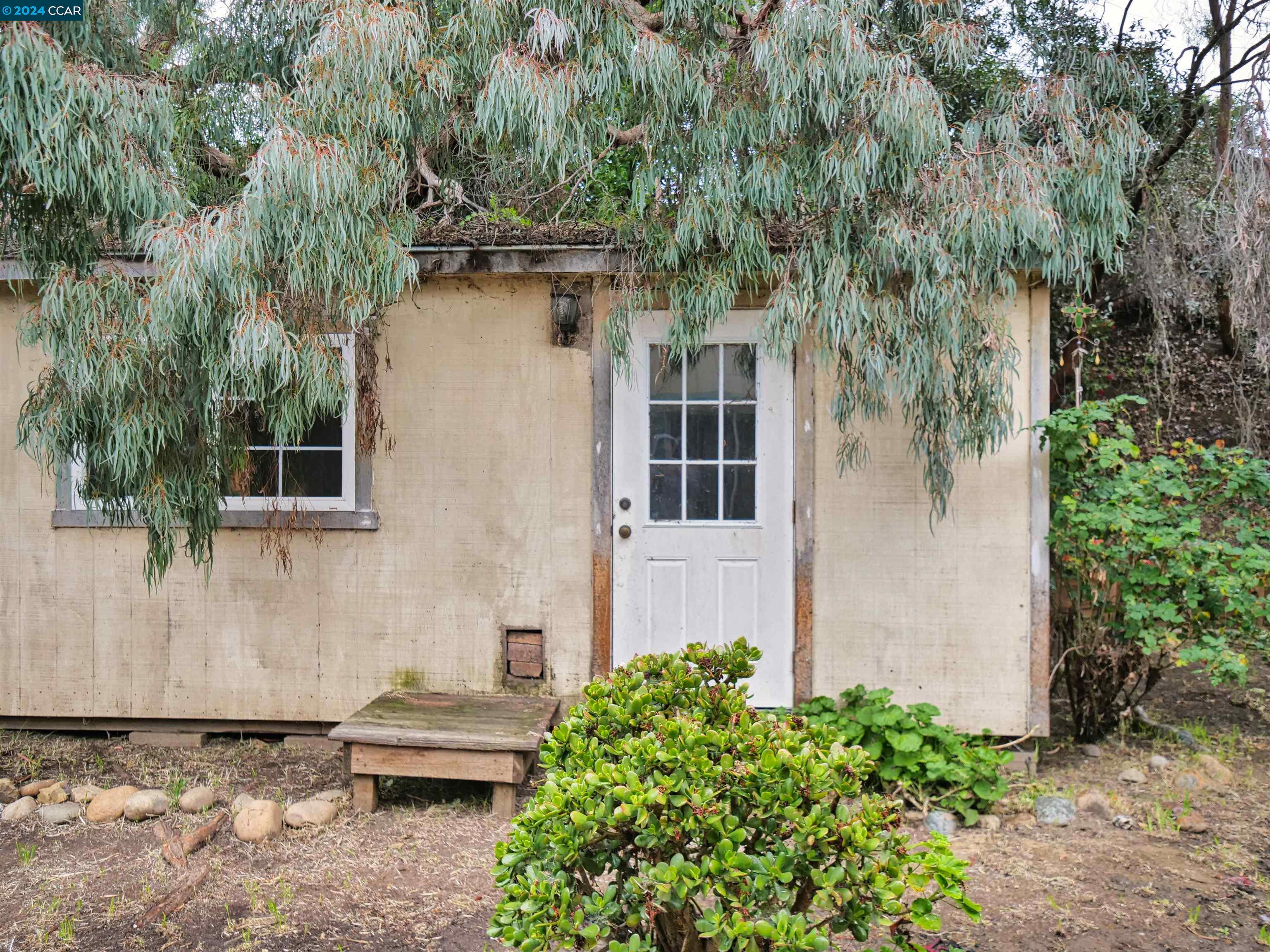 1050 Pueblo Court