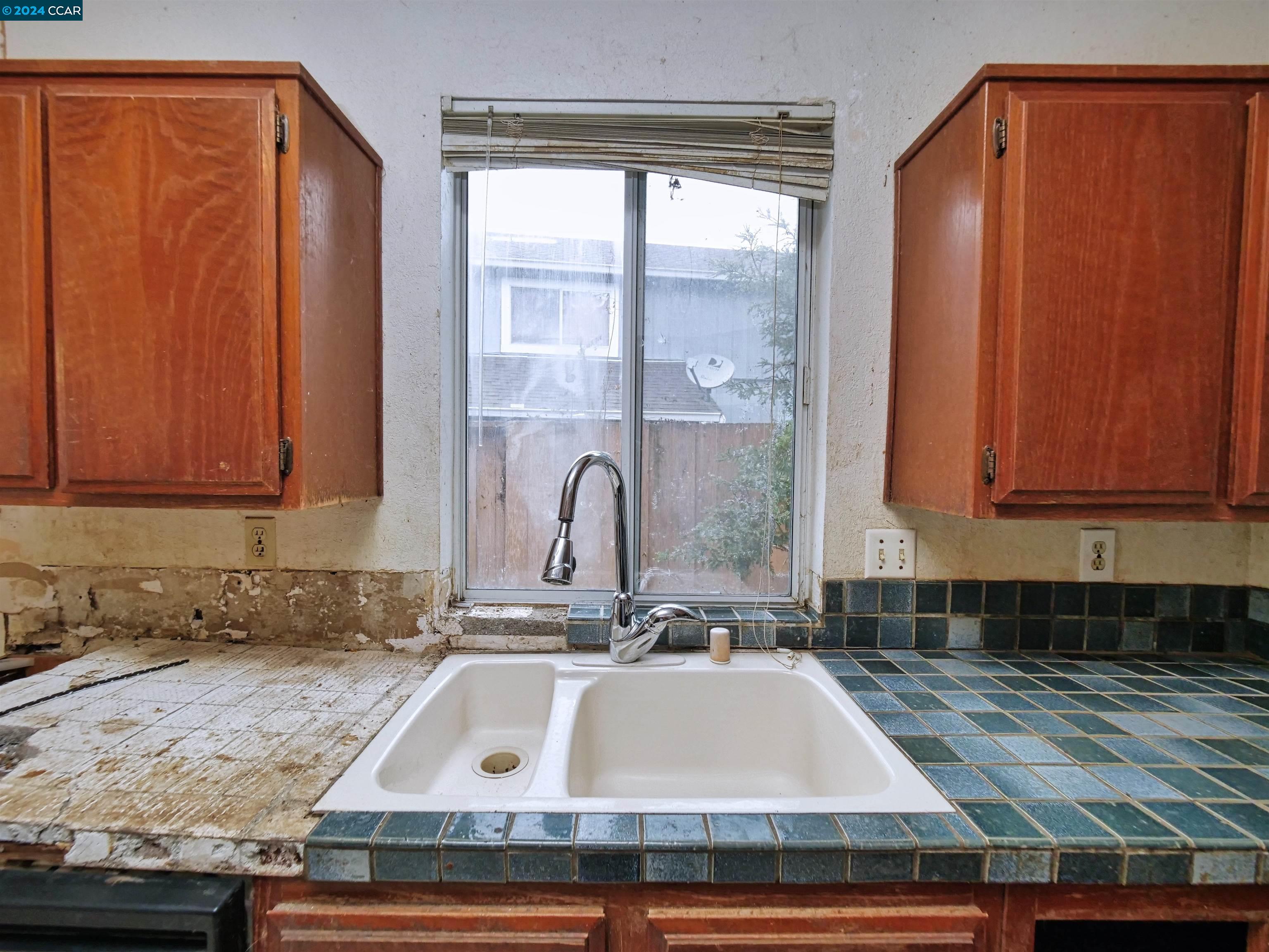 1050 Pueblo Court