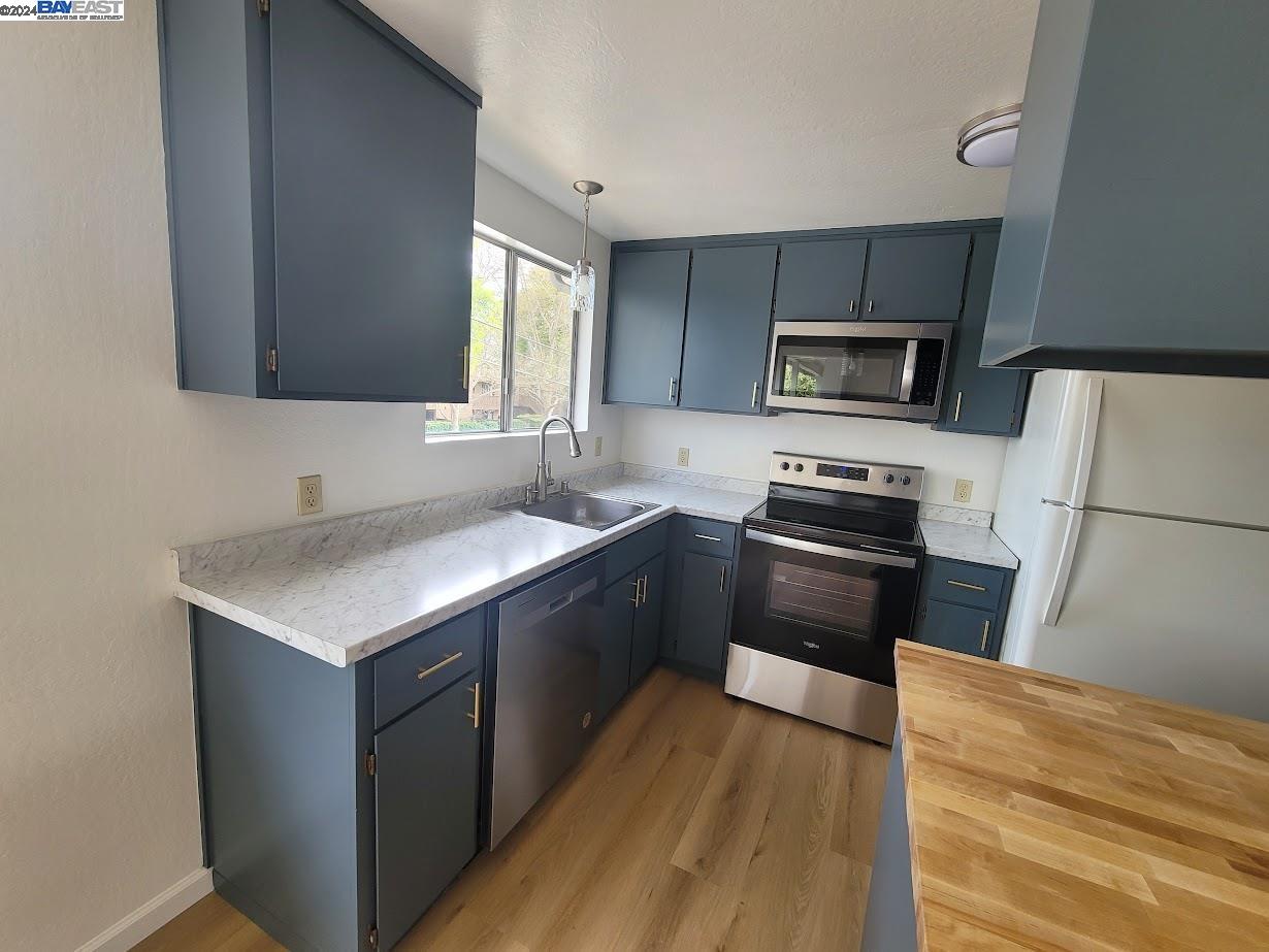1220 Pine Creek Way # 10