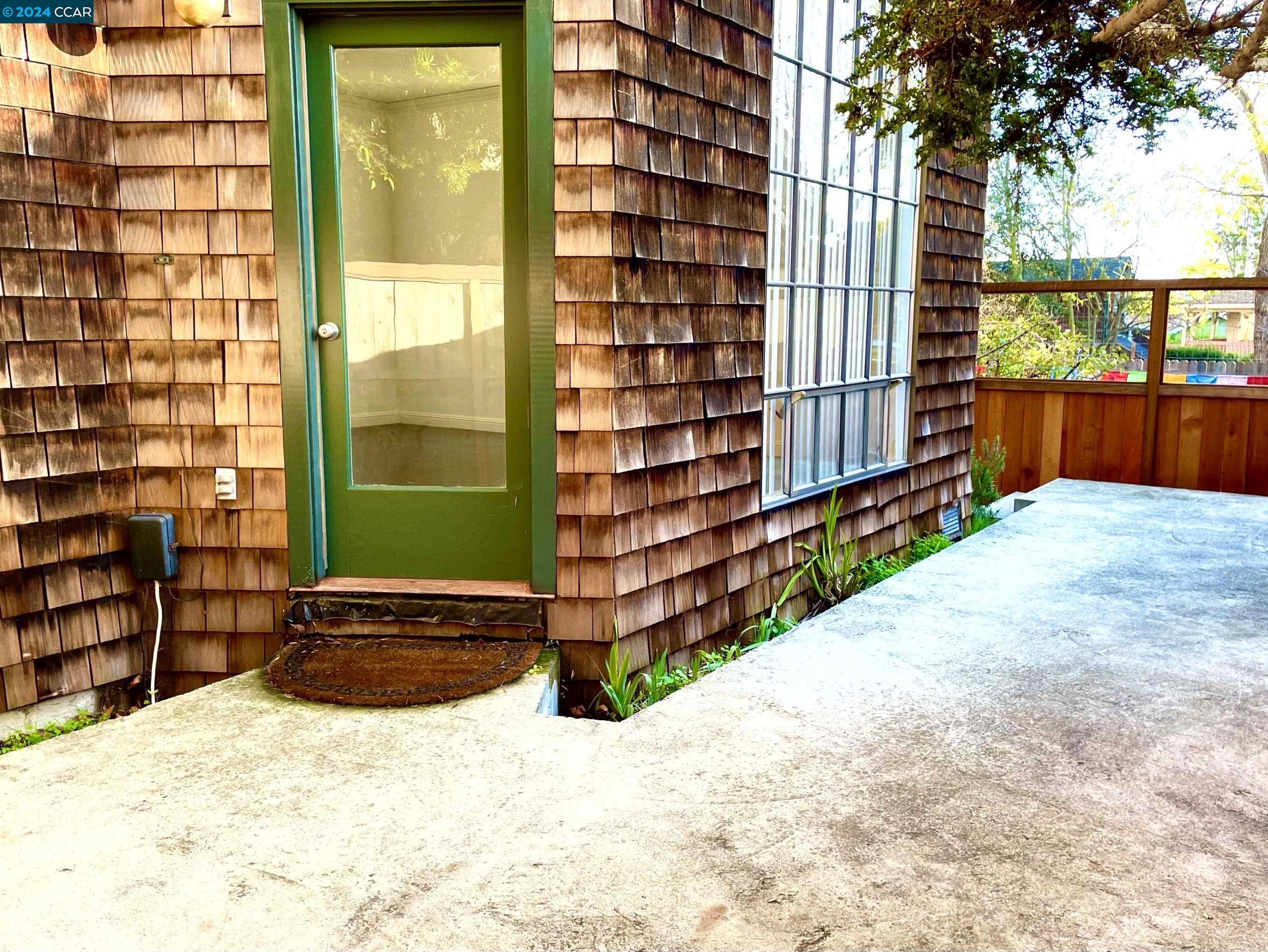 1412 Henry Street