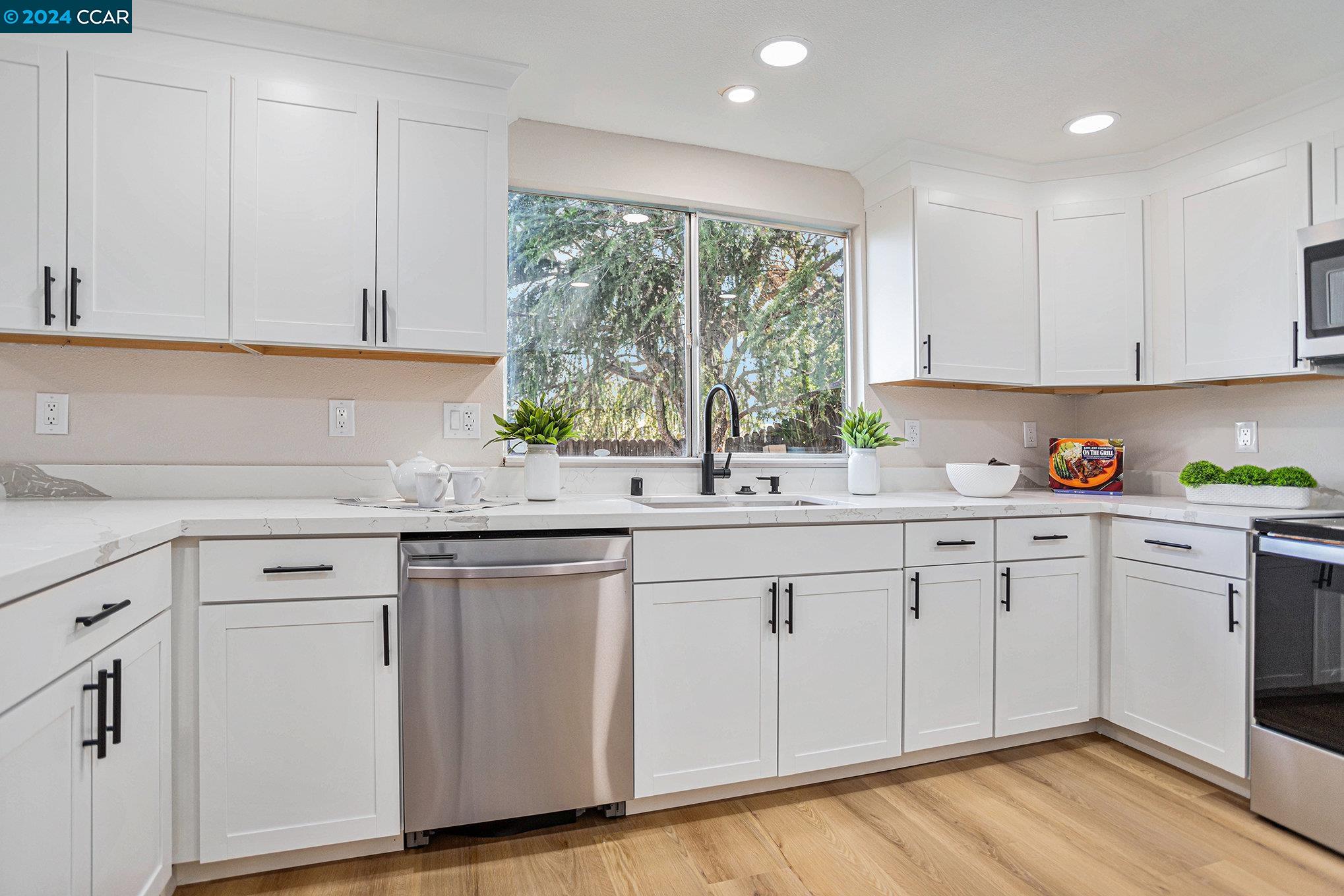 2374 Peachtree Cir