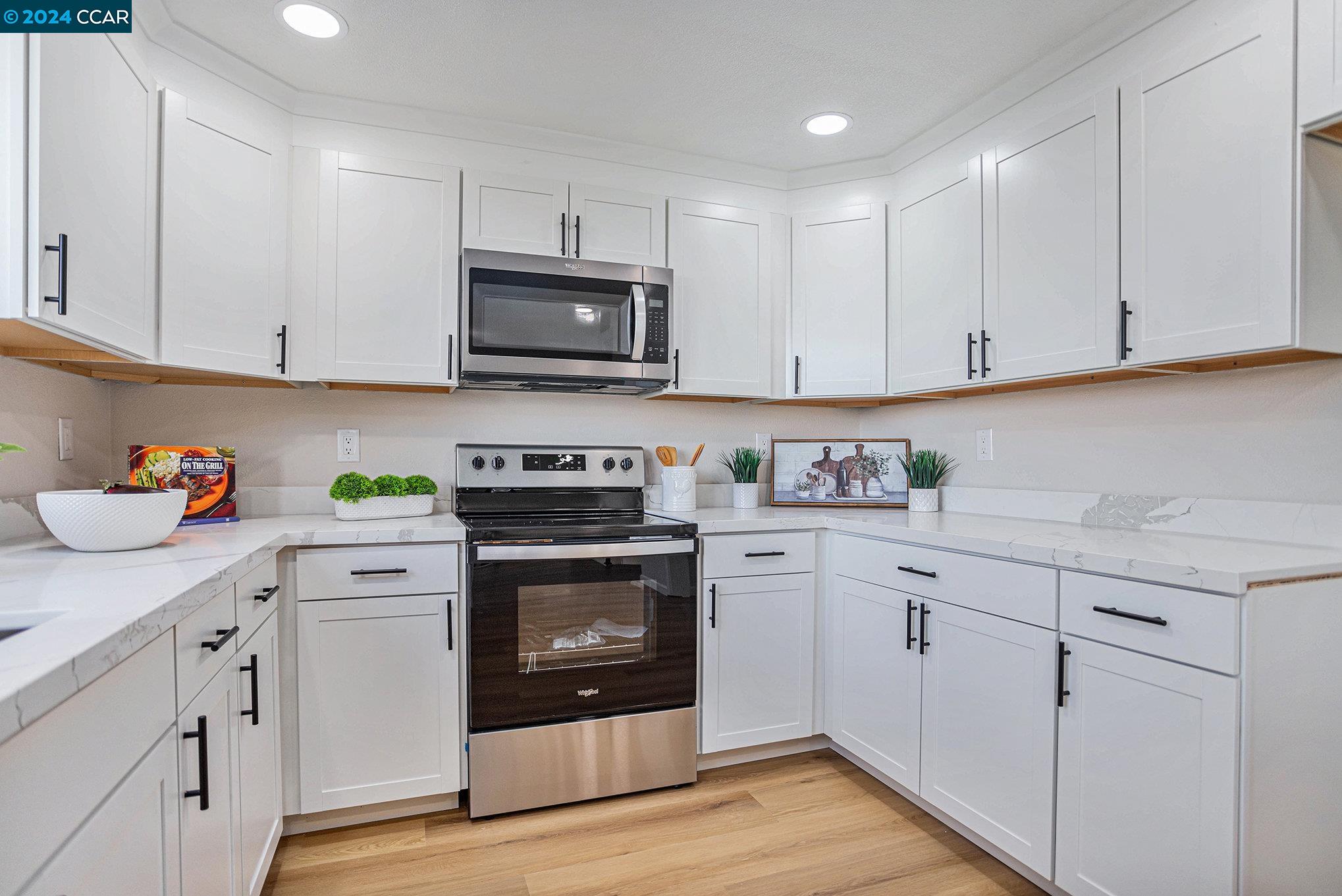 2374 Peachtree Cir