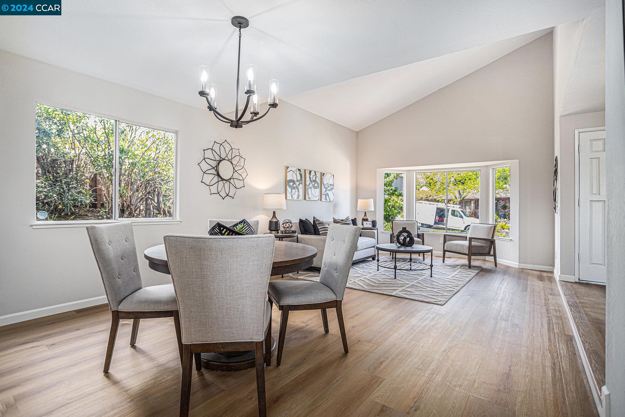 2374 Peachtree Cir