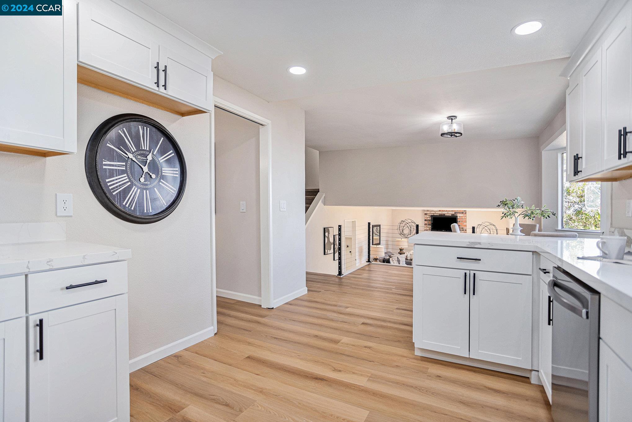 2374 Peachtree Cir