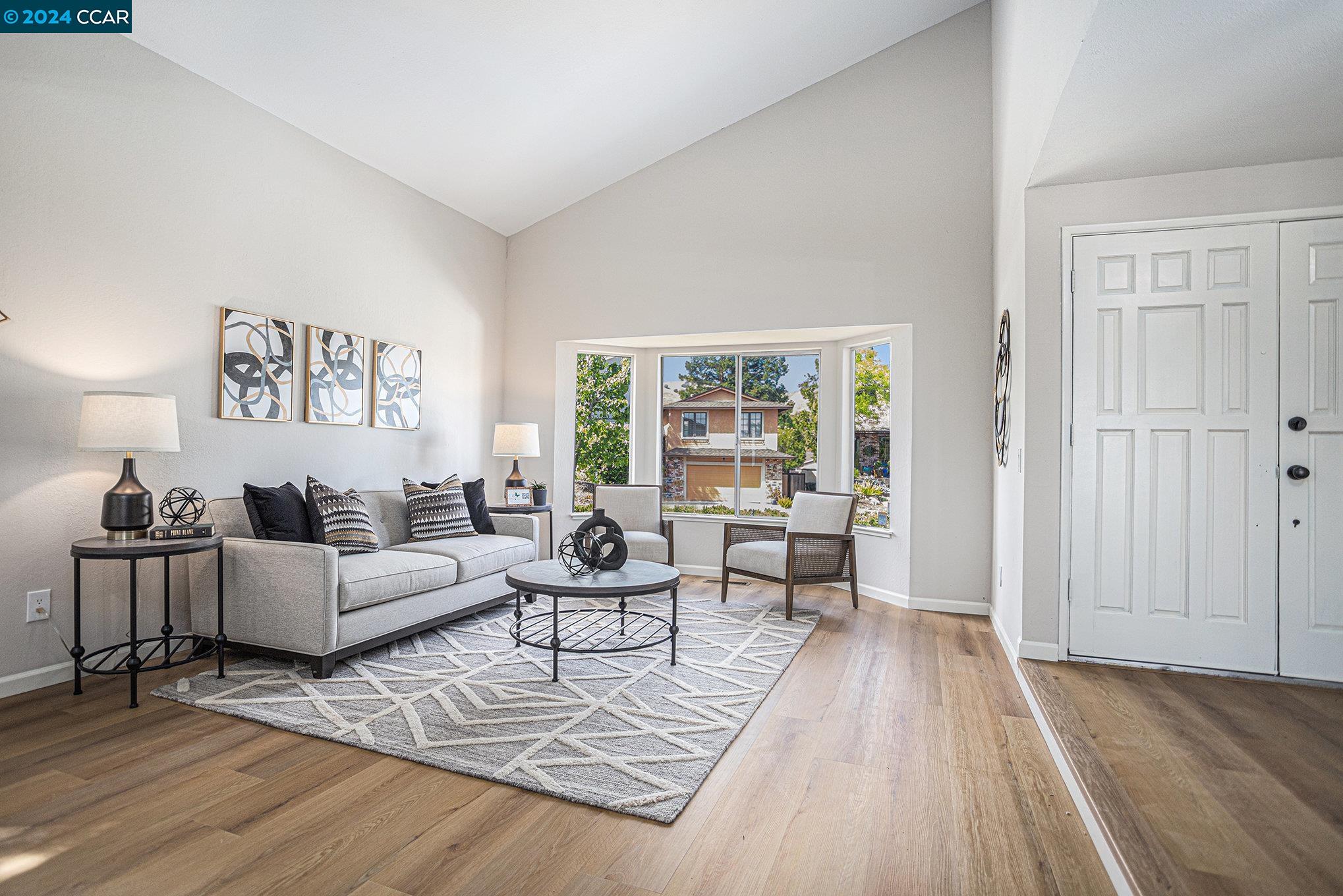 2374 Peachtree Cir