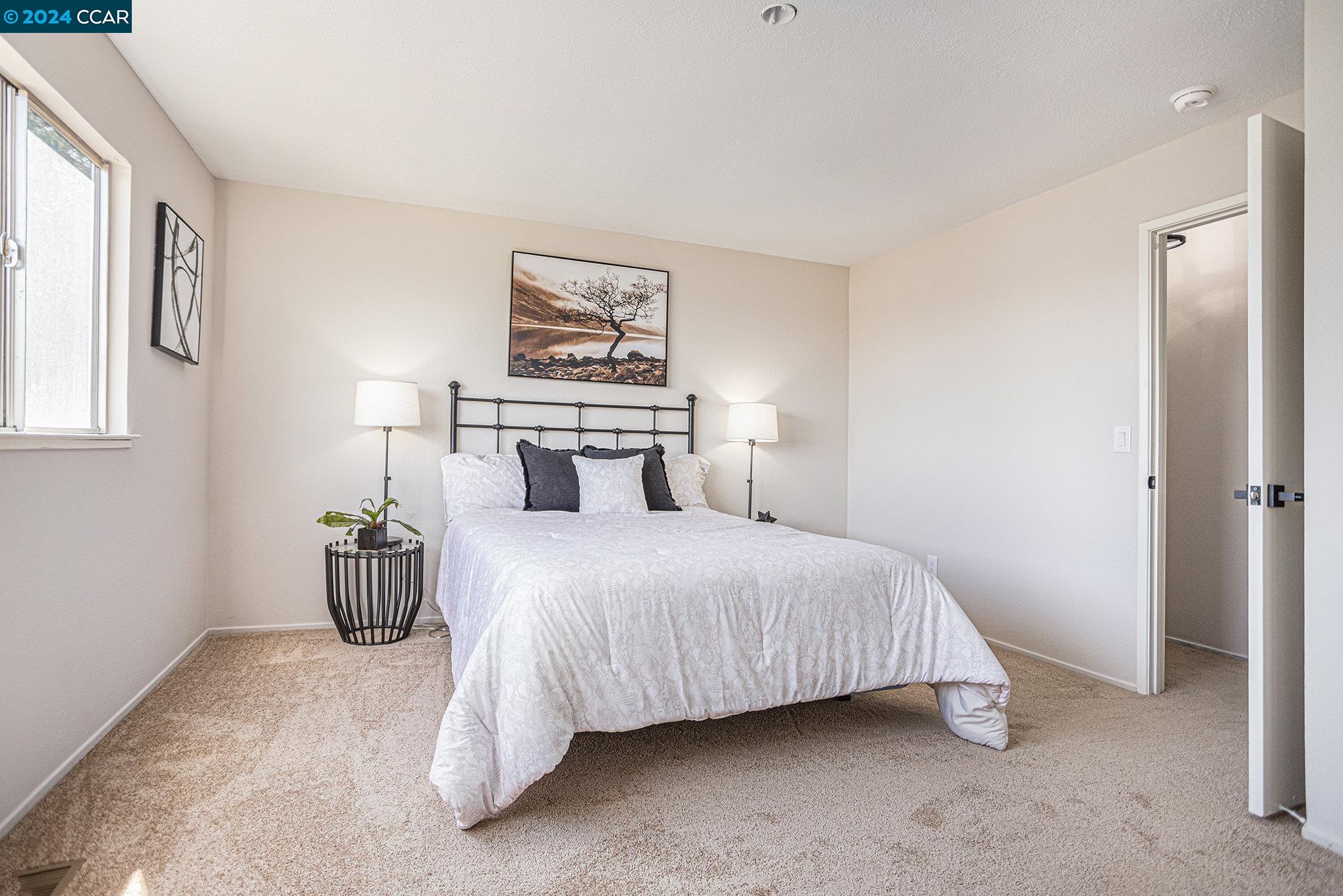 2374 Peachtree Cir