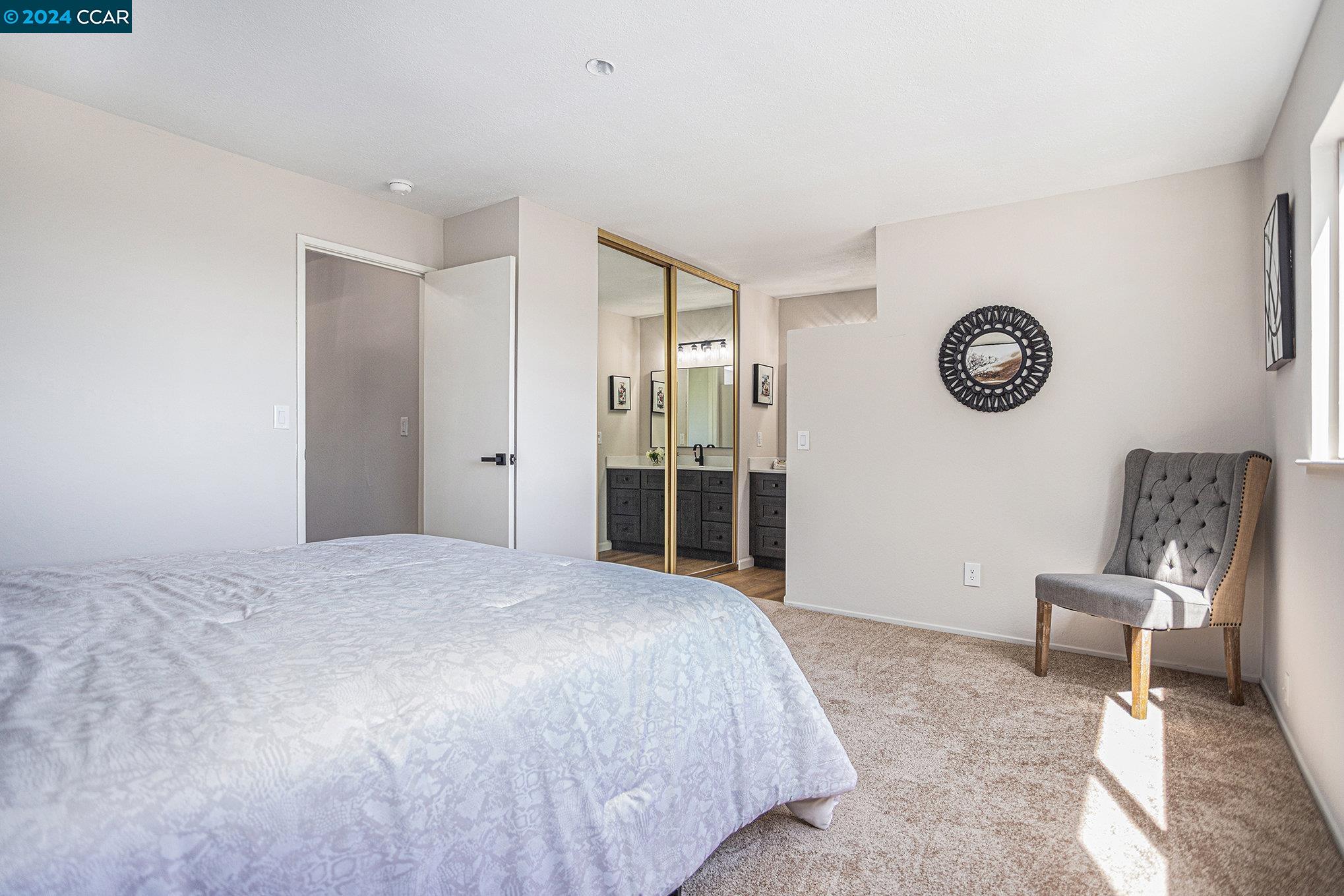 2374 Peachtree Cir