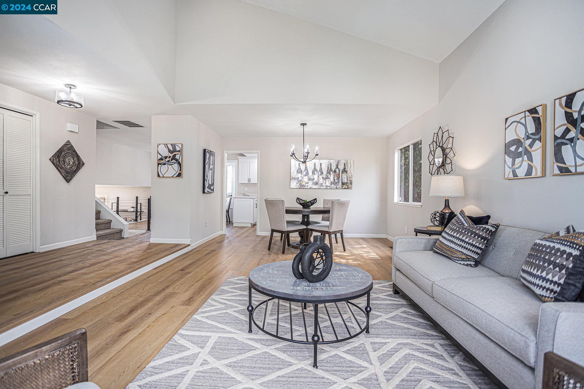 2374 Peachtree Cir