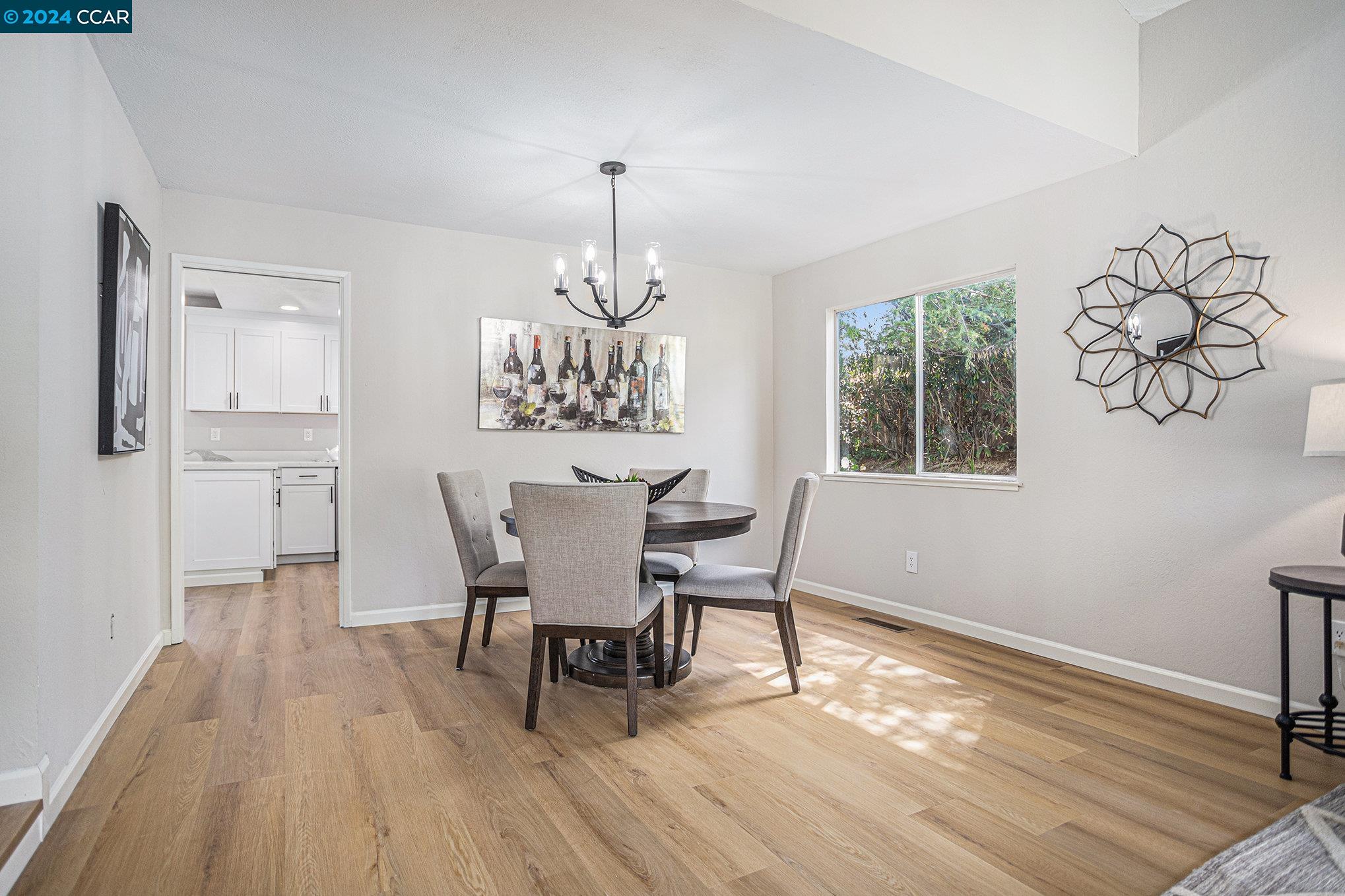 2374 Peachtree Cir